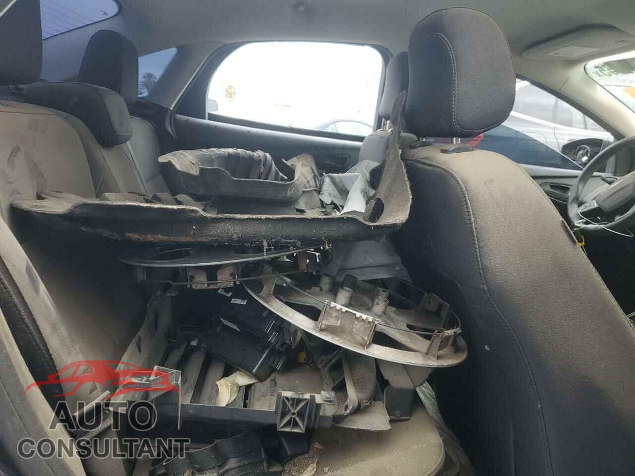 FORD FOCUS 2017 - 1FADP3E22HL219776