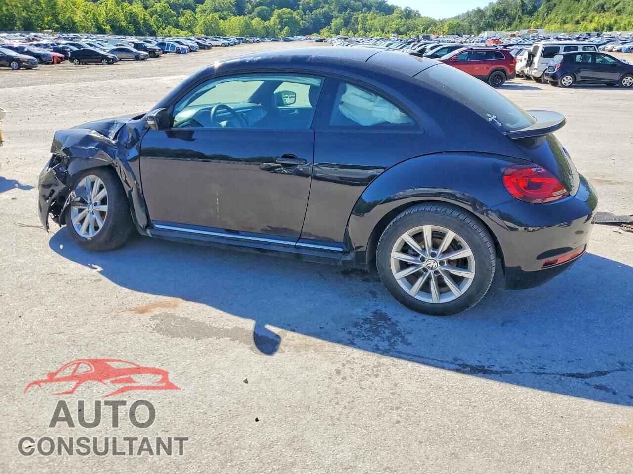 VOLKSWAGEN BEETLE 2018 - 3VWFD7AT4JM707727