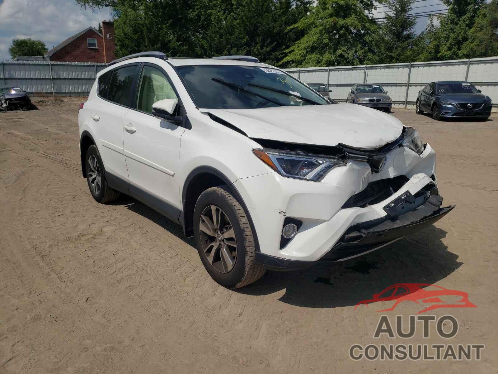 TOYOTA RAV4 2018 - JTMRFREV8JJ744875