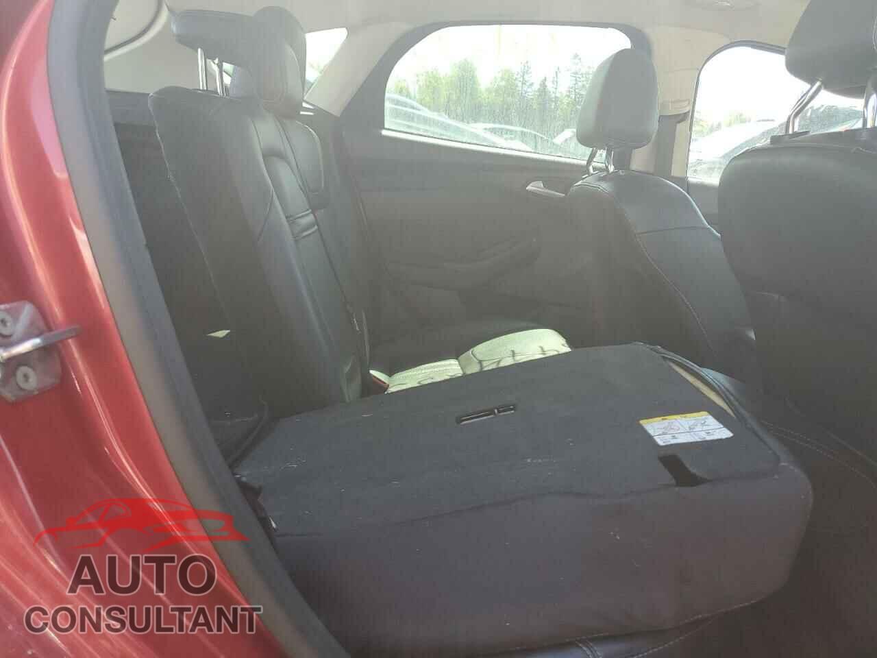 FORD FOCUS 2012 - 1FAHP3M22CL376512
