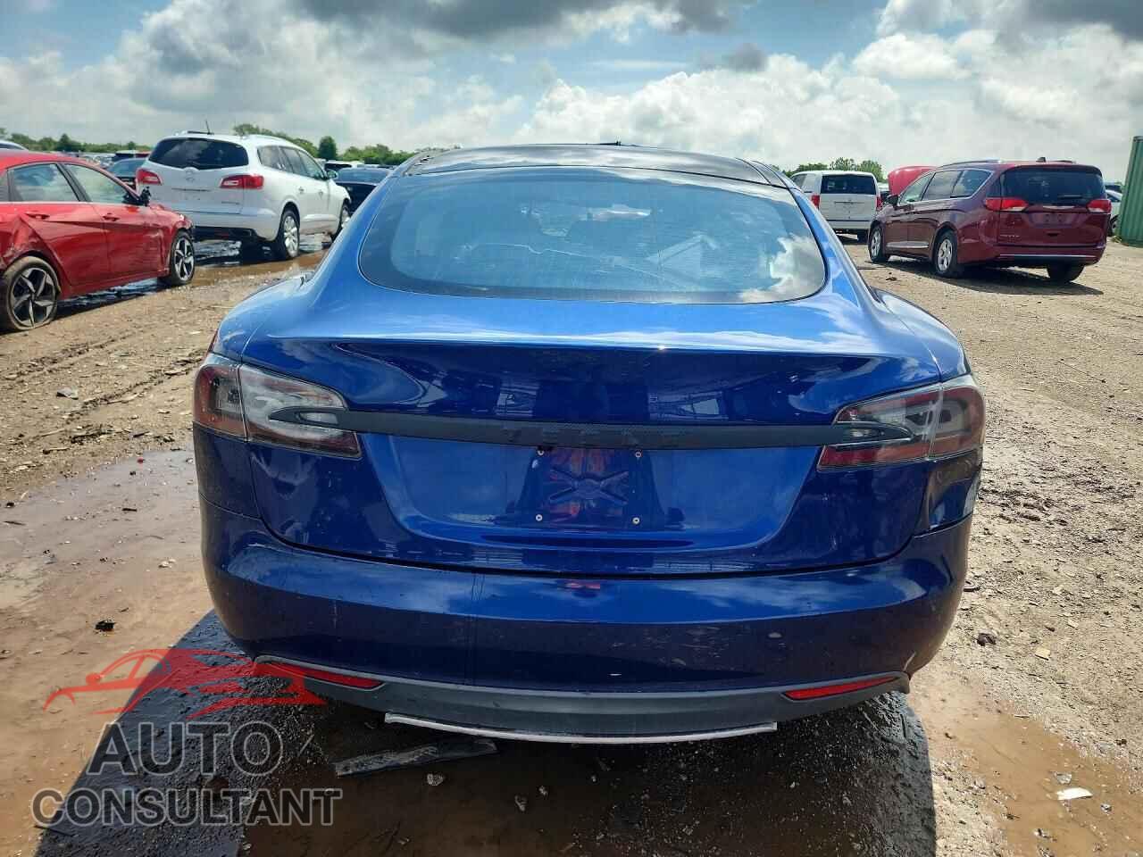 TESLA MODEL S 2015 - 5YJSA1E27FF112004