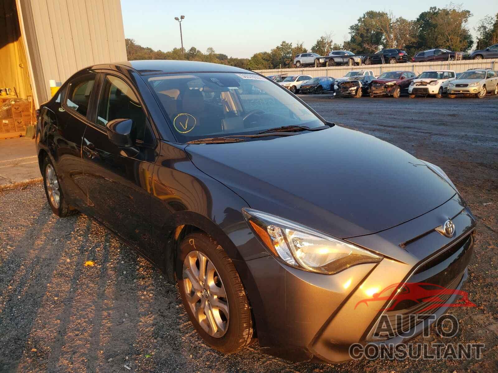 TOYOTA YARIS 2018 - 3MYDLBYV0JY320979