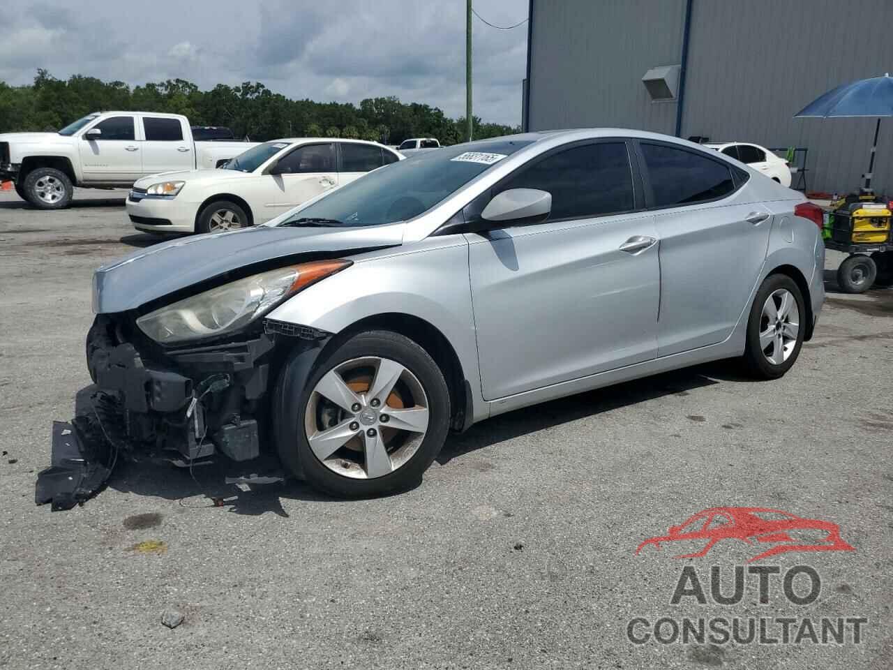 HYUNDAI ELANTRA 2013 - 5NPDH4AE7DH424425