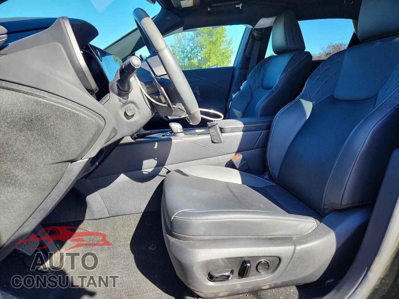 LEXUS UNKNOWN 2024 - 2T2BBMCA1RC028533
