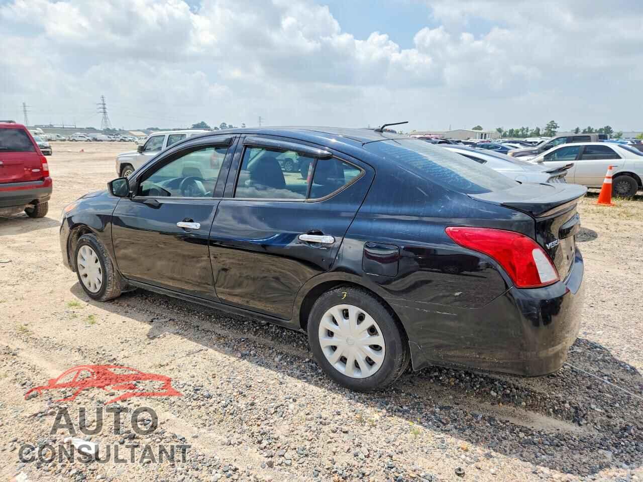 NISSAN VERSA 2017 - 3N1CN7AP3HL832047