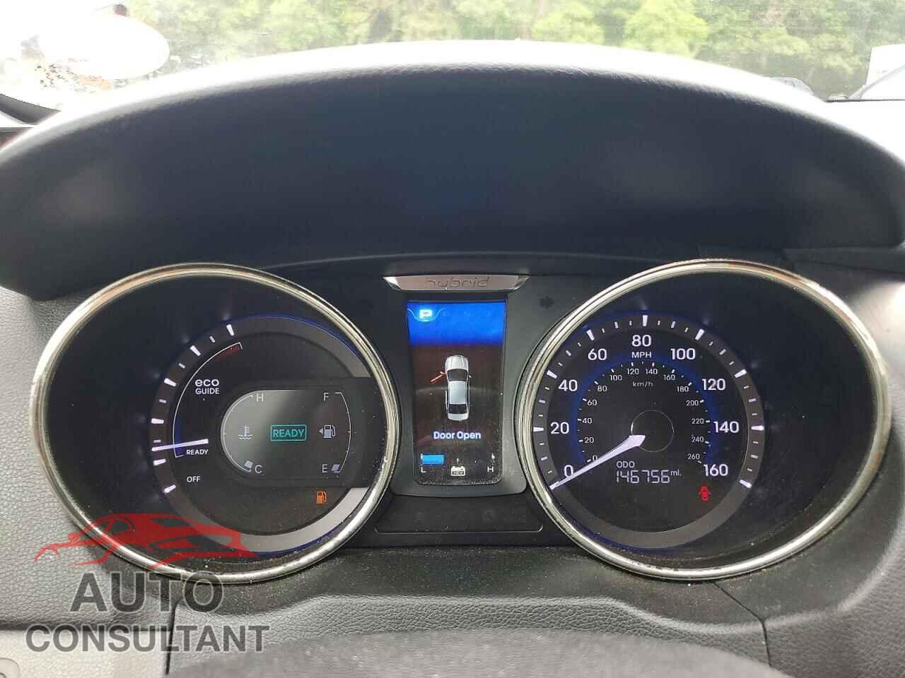 HYUNDAI SONATA 2011 - KMHEC4A47BA005985