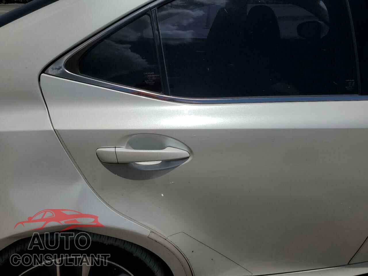 LEXUS IS 2018 - JTHBA1D20J5068356