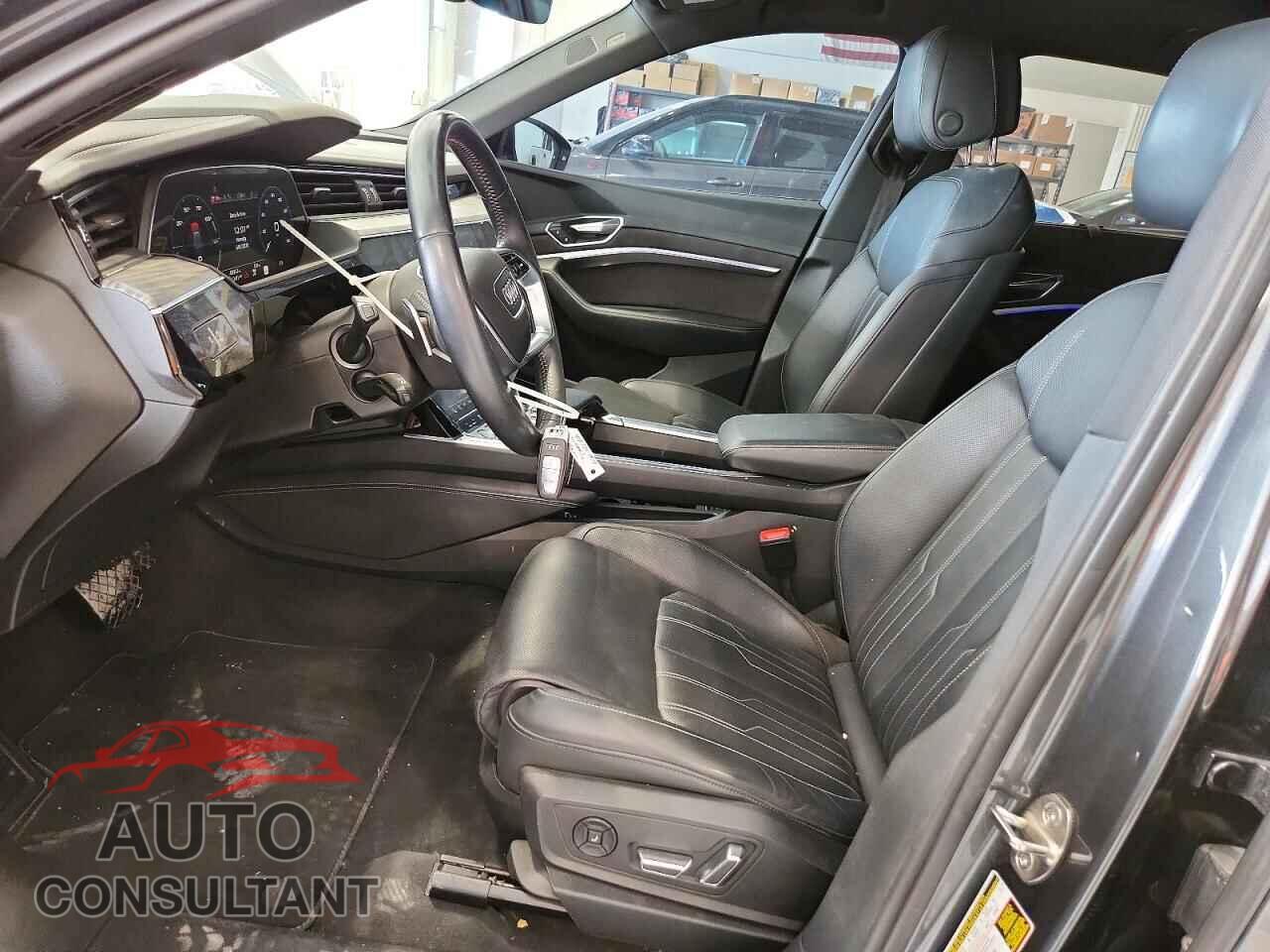 AUDI E-TRON 2019 - WA1VAAGE6KB006008