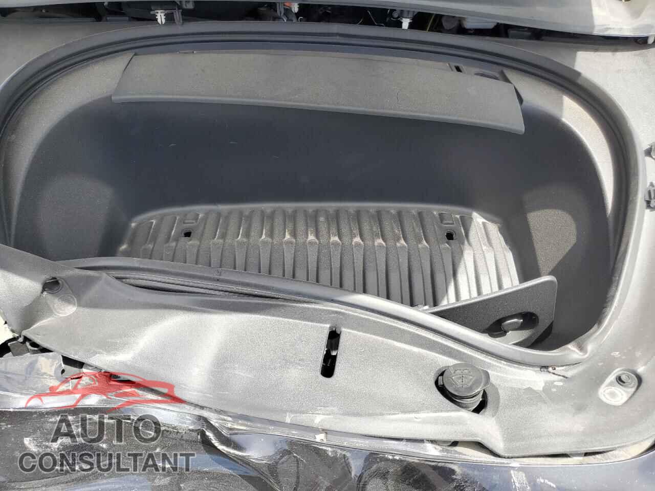 TESLA MODEL 3 2024 - 5YJ3E1EA4RF735892