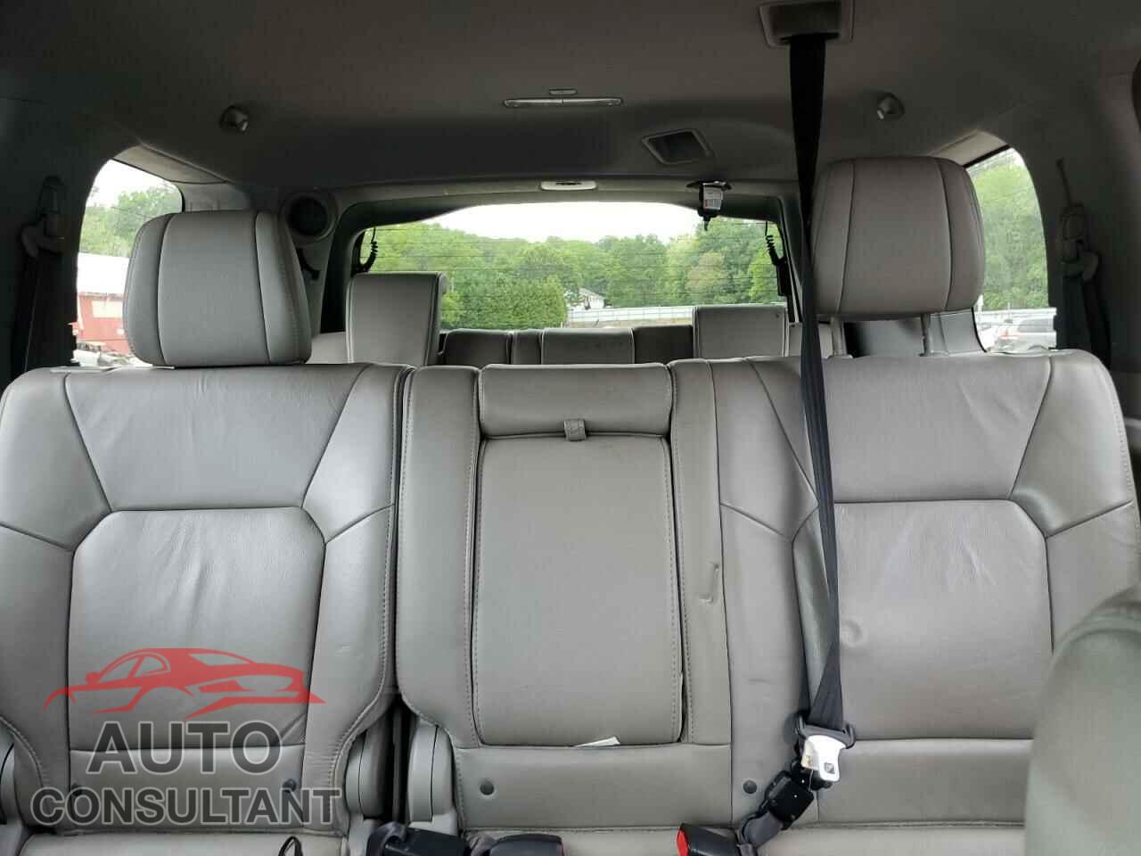 HONDA PILOT 2015 - 5FNYF4H95FB005152