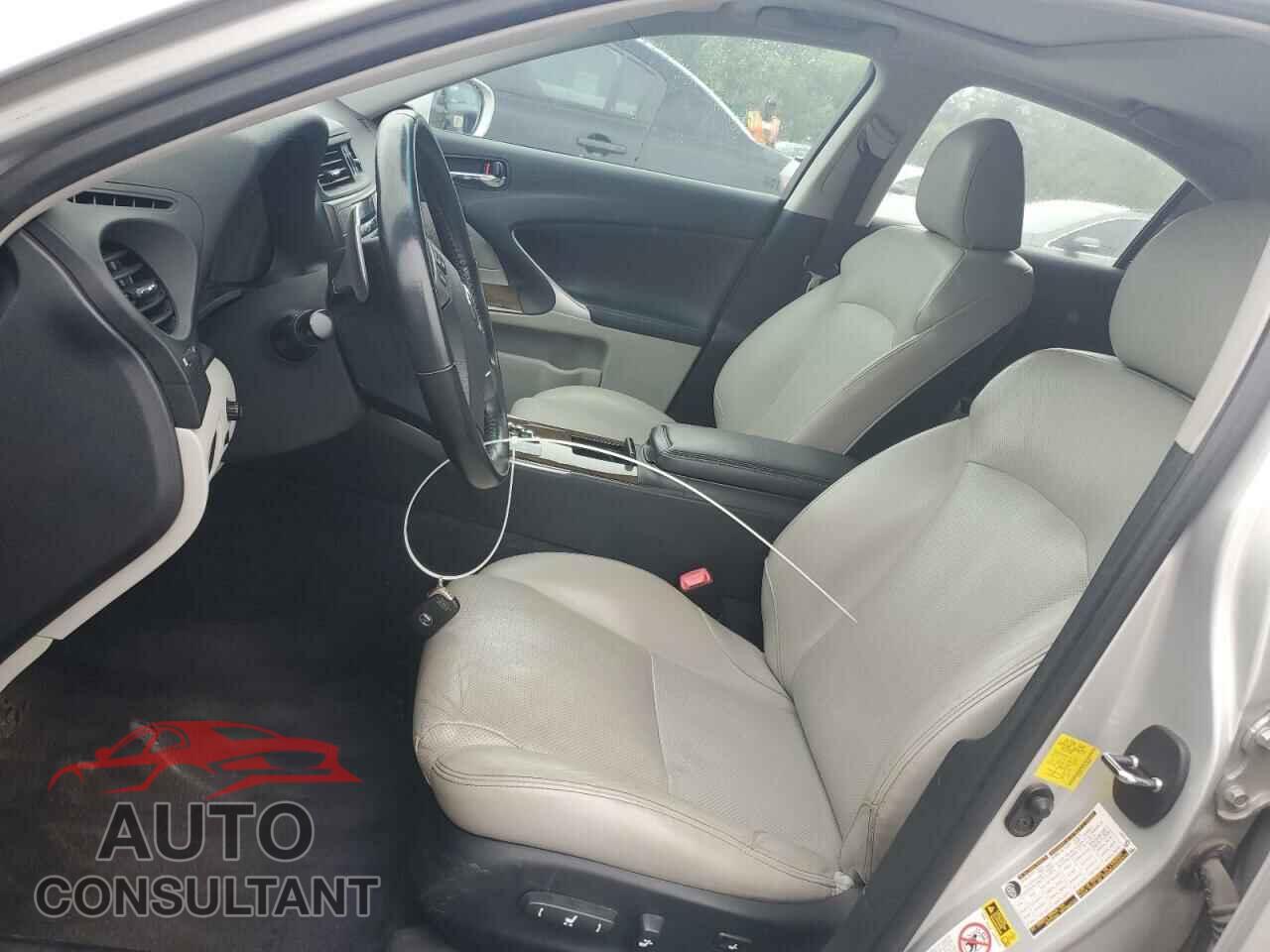 LEXUS IS 2012 - JTHBF5C21C5180984