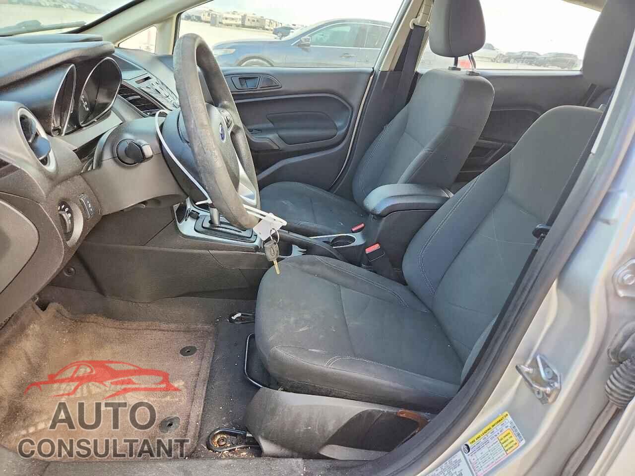 FORD FIESTA 2017 - 3FADP4EJ9HM132002