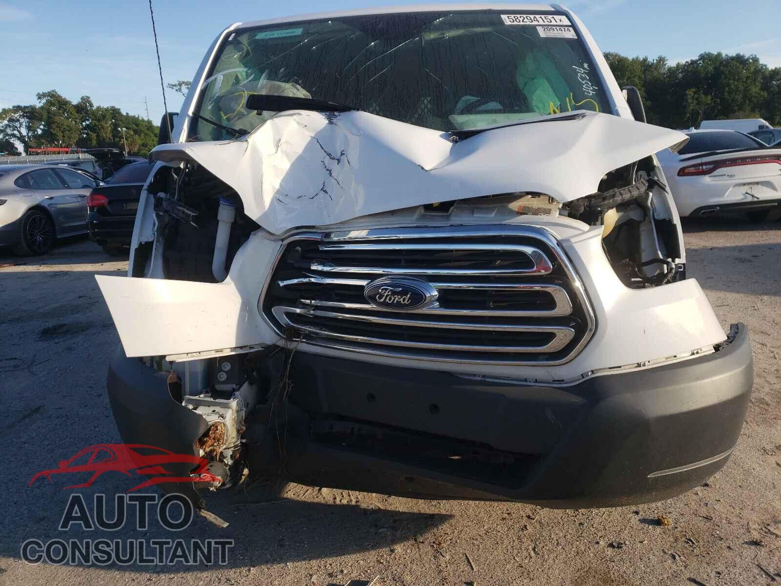 FORD TRANSIT CO 2018 - 1FTYR1YM8JKB26327