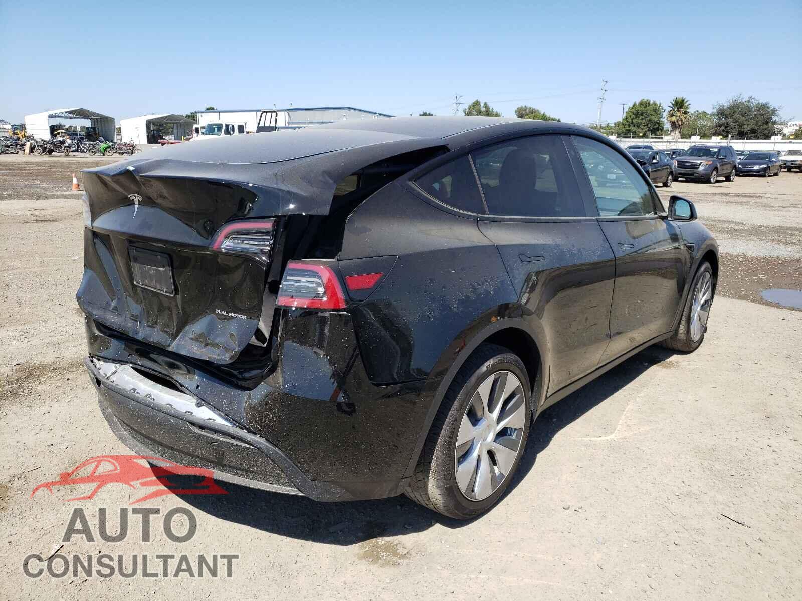 TESLA MODEL Y 2020 - 5YJYGDEE6LF026537