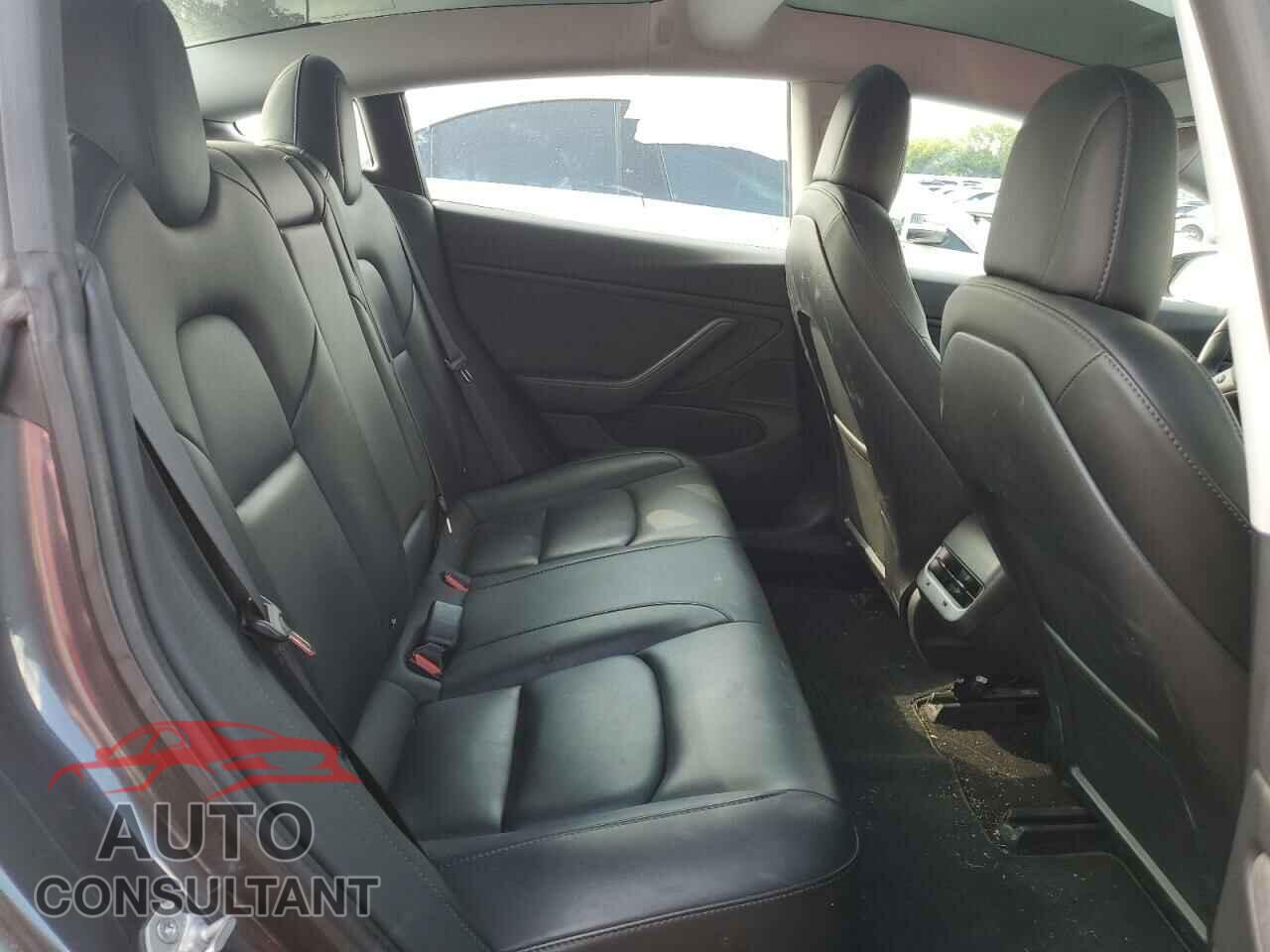 TESLA MODEL 3 2018 - 5YJ3E1EB5JF128512