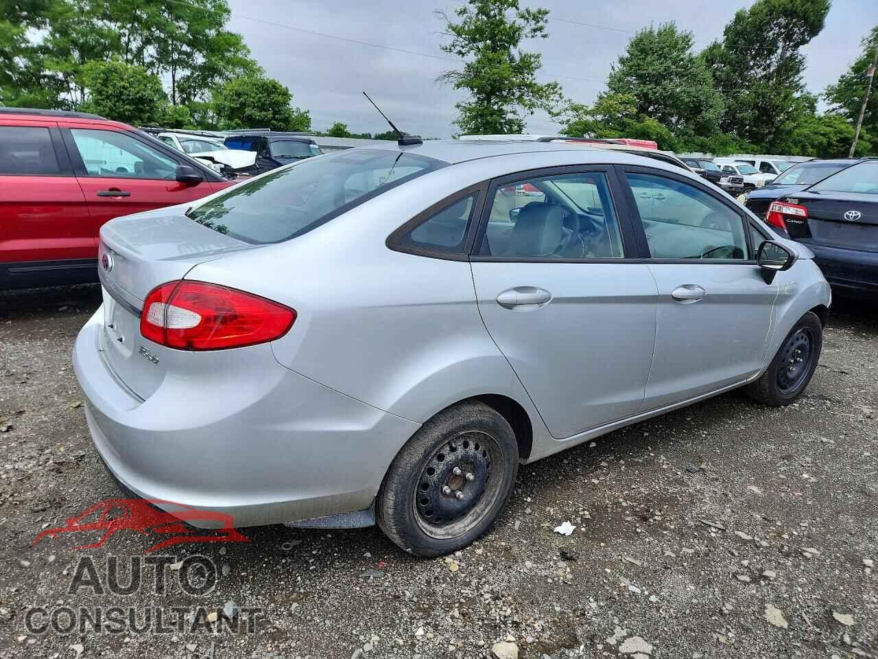 FORD FIESTA 2013 - 3FADP4AJ9DM153772