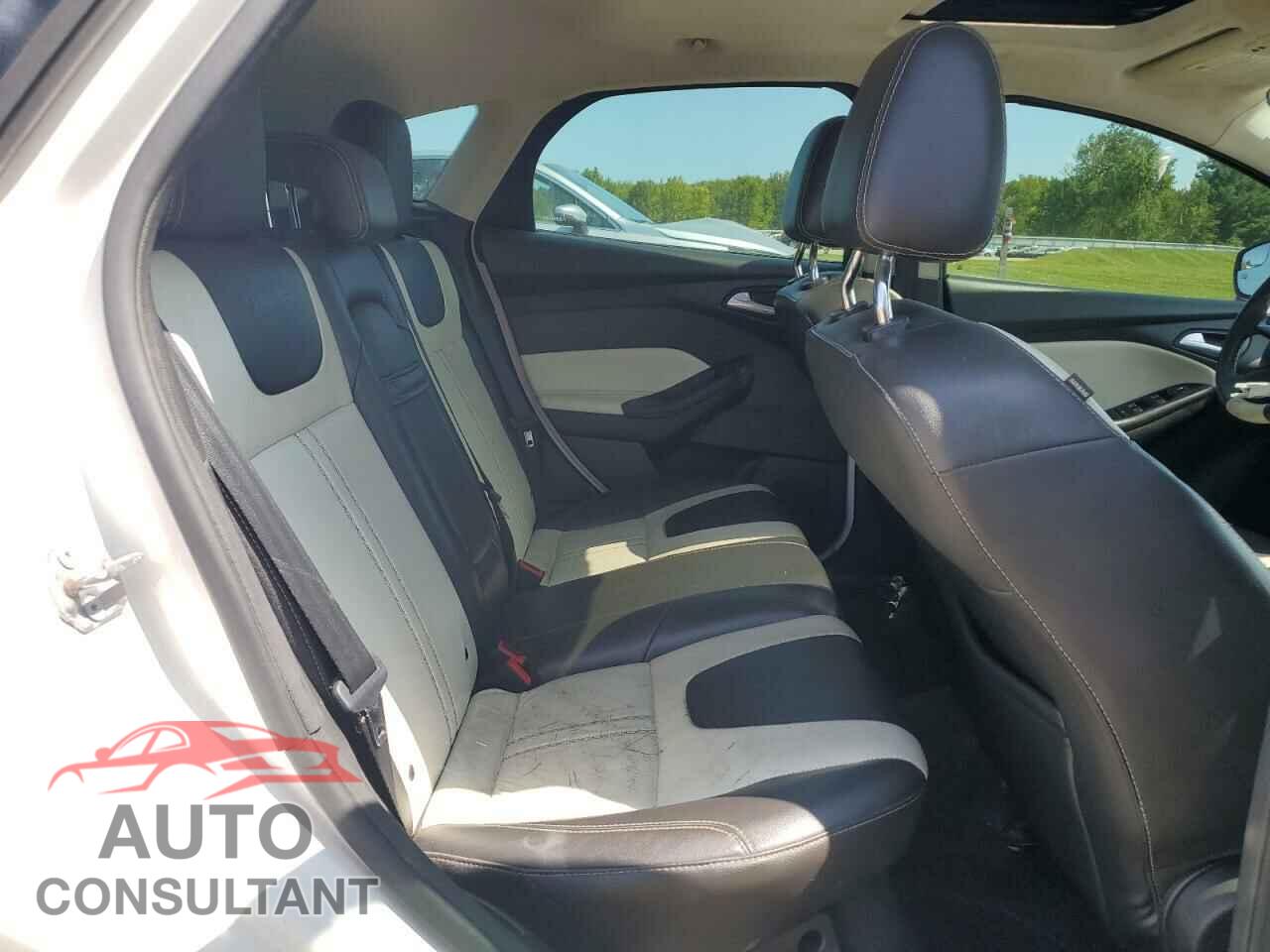 FORD FOCUS 2012 - 1FAHP3N21CL198946