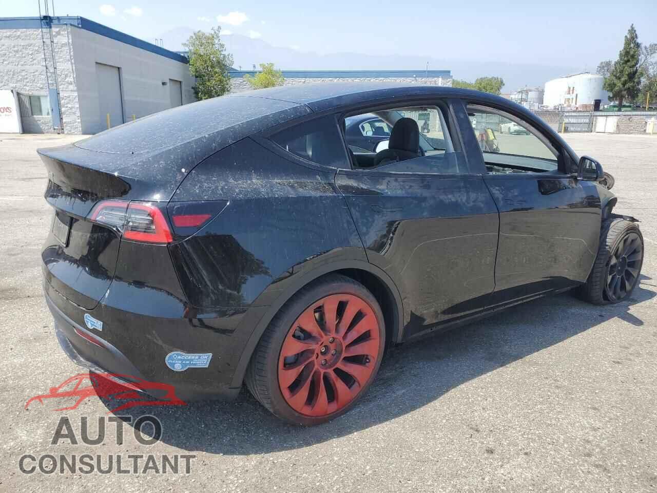 TESLA MODEL Y 2021 - 5YJYGDED3MF110310