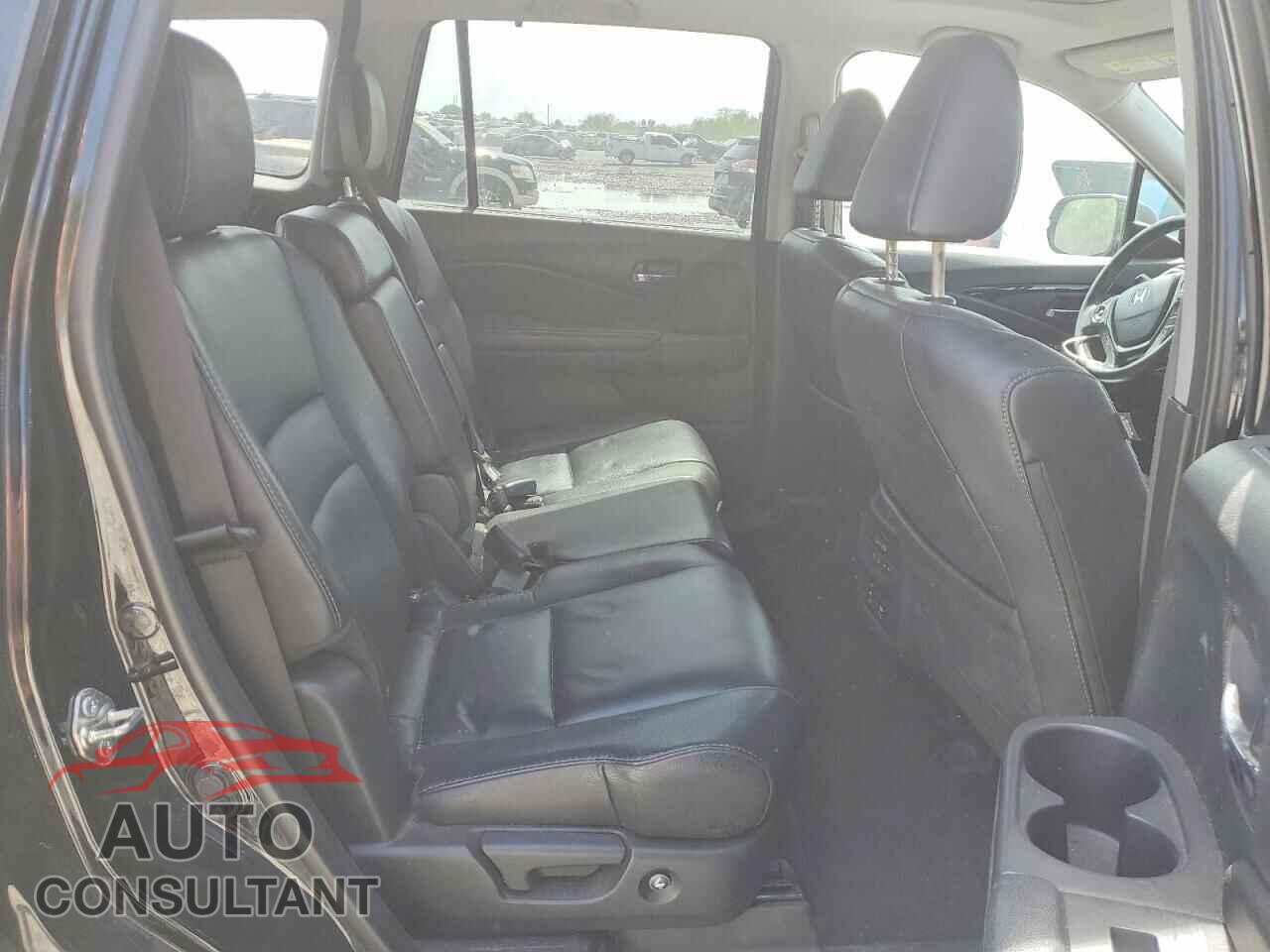 HONDA PILOT 2017 - 5FNYF5H97HB005565