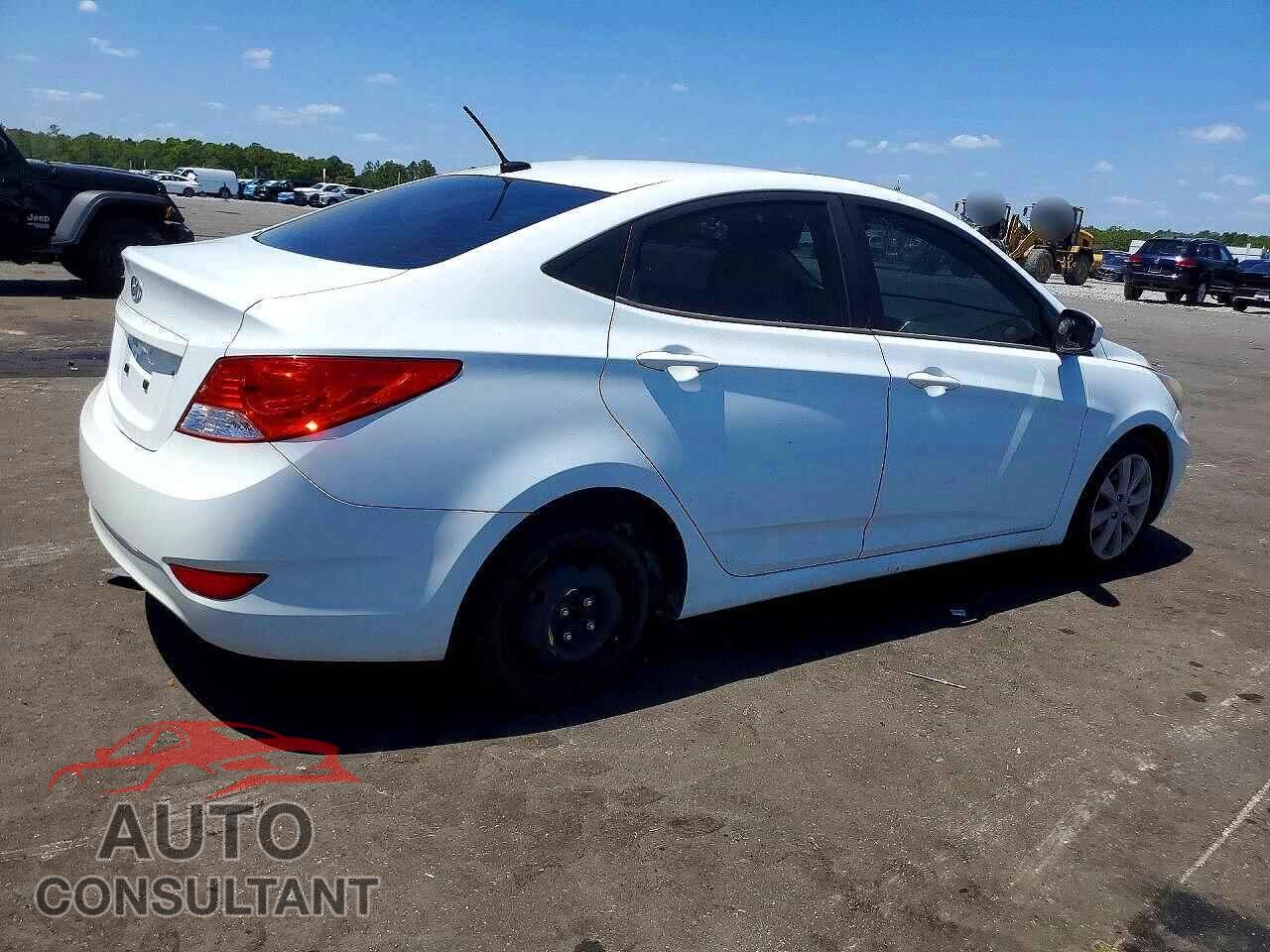 HYUNDAI ACCENT 2013 - KMHCU4AE0DU284288