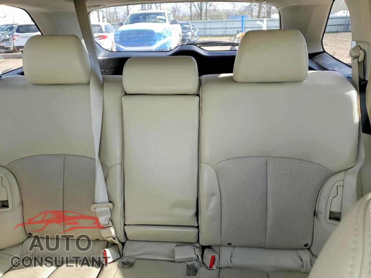 SUBARU OUTBACK 2014 - 4S4BRBLC2E3292588