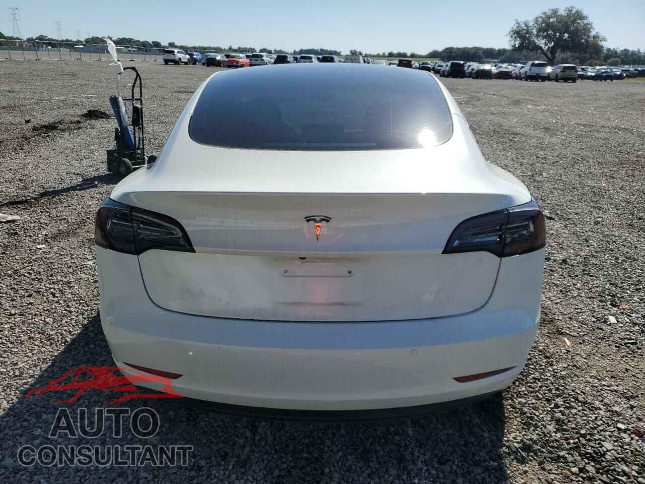 TESLA MODEL 3 2021 - 5YJ3E1EA9MF045600
