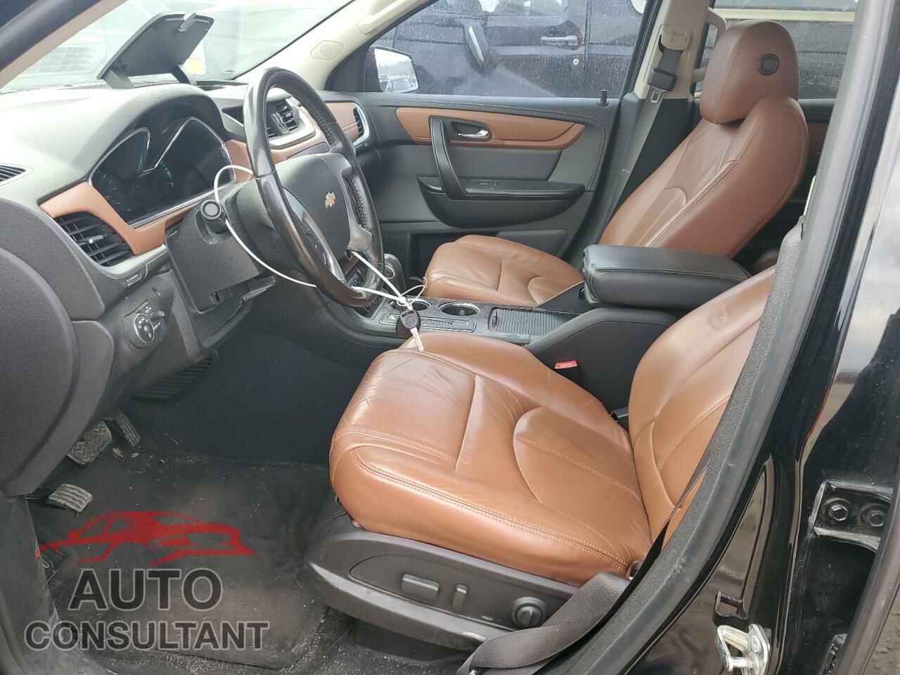 CHEVROLET TRAVERSE 2017 - 1GNKRHKD8HJ221176