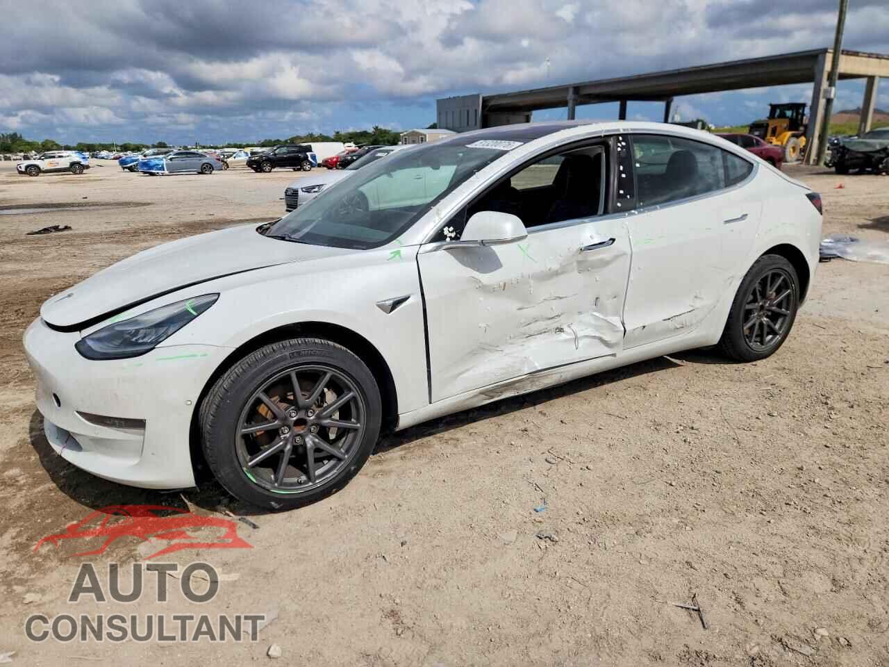 TESLA MODEL 3 2018 - 5YJ3E1EA4JF019658