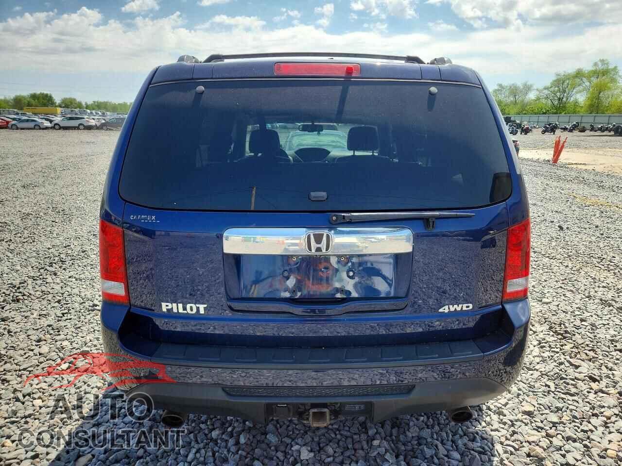 HONDA PILOT 2015 - 5FNYF4H53FB044108