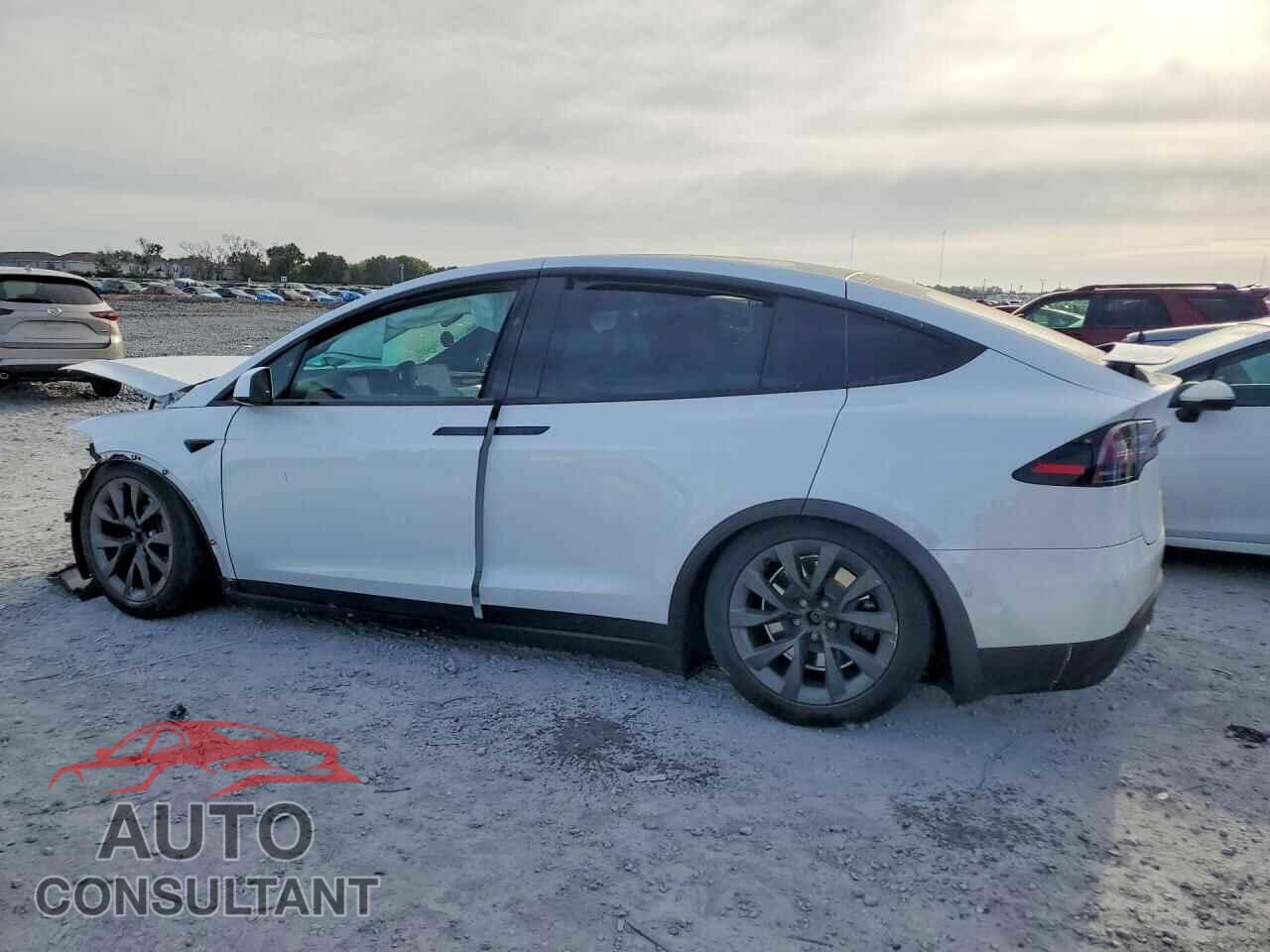 TESLA MODEL X 2022 - 7SAXCBE60NF355101