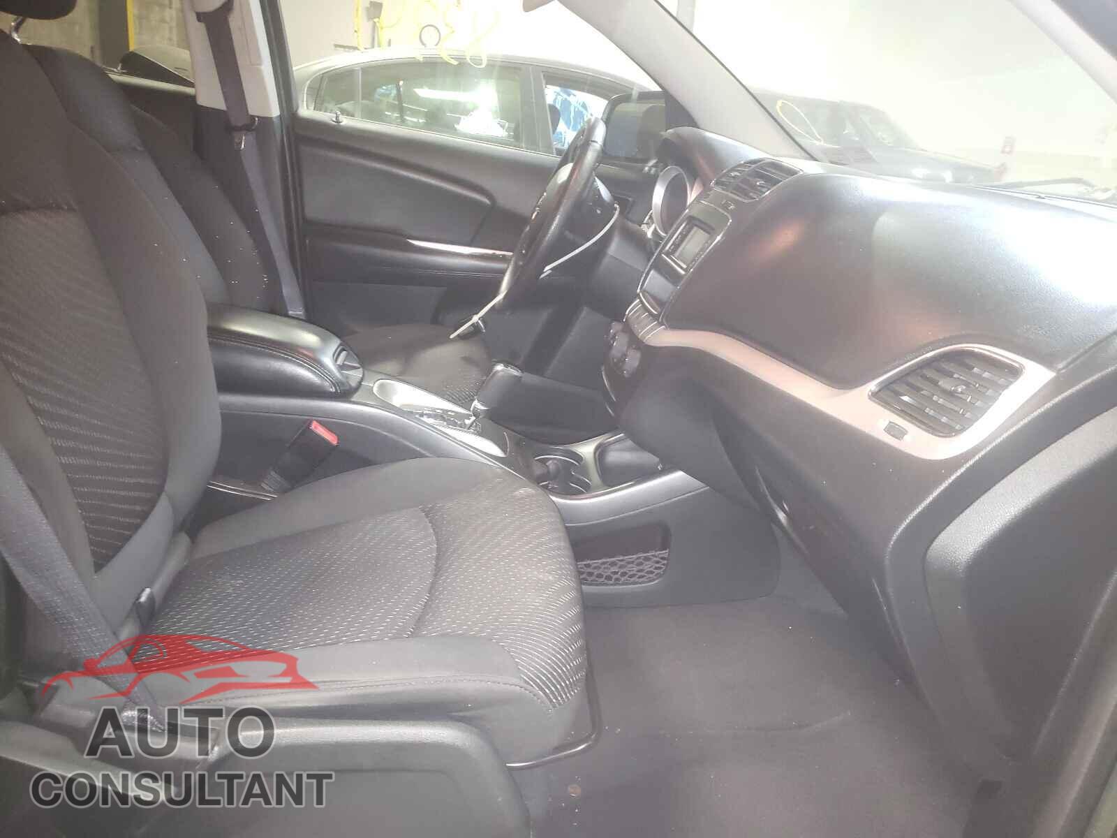 DODGE JOURNEY 2017 - 3C4PDDBG4HT529020
