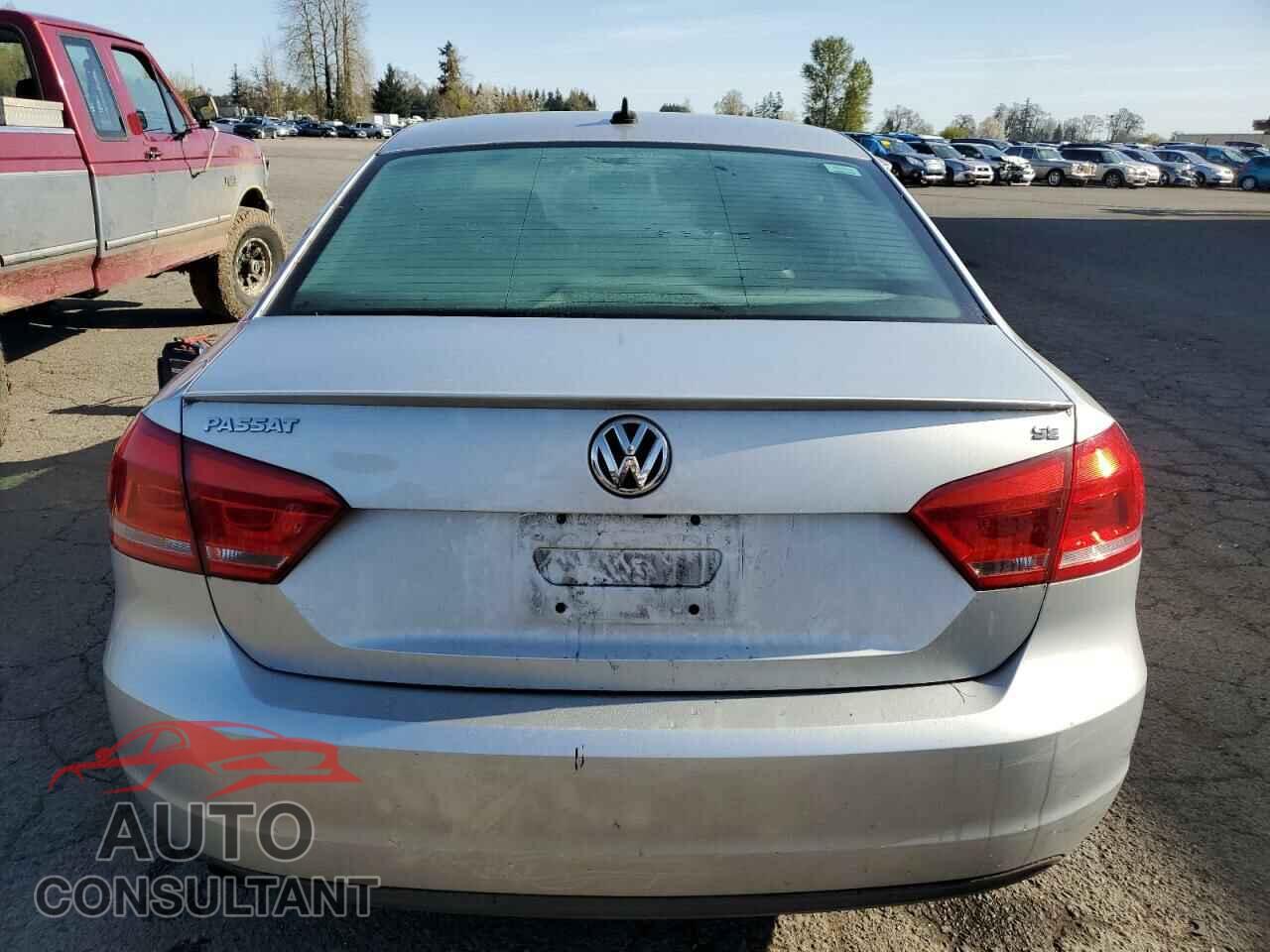 VOLKSWAGEN PASSAT 2014 - 1VWBP7A38EC008825