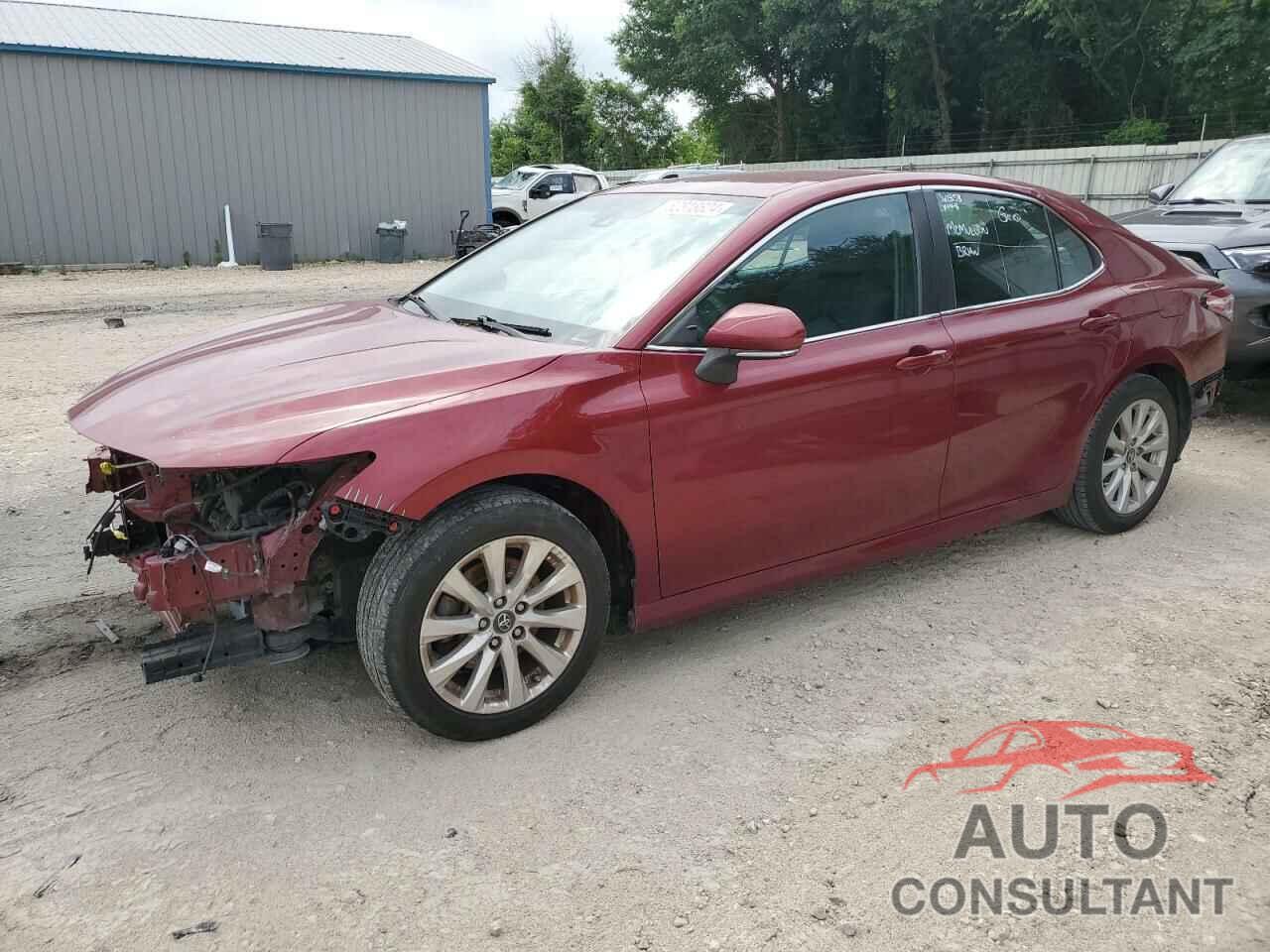 TOYOTA CAMRY 2018 - 4T1B11HK8JU501130