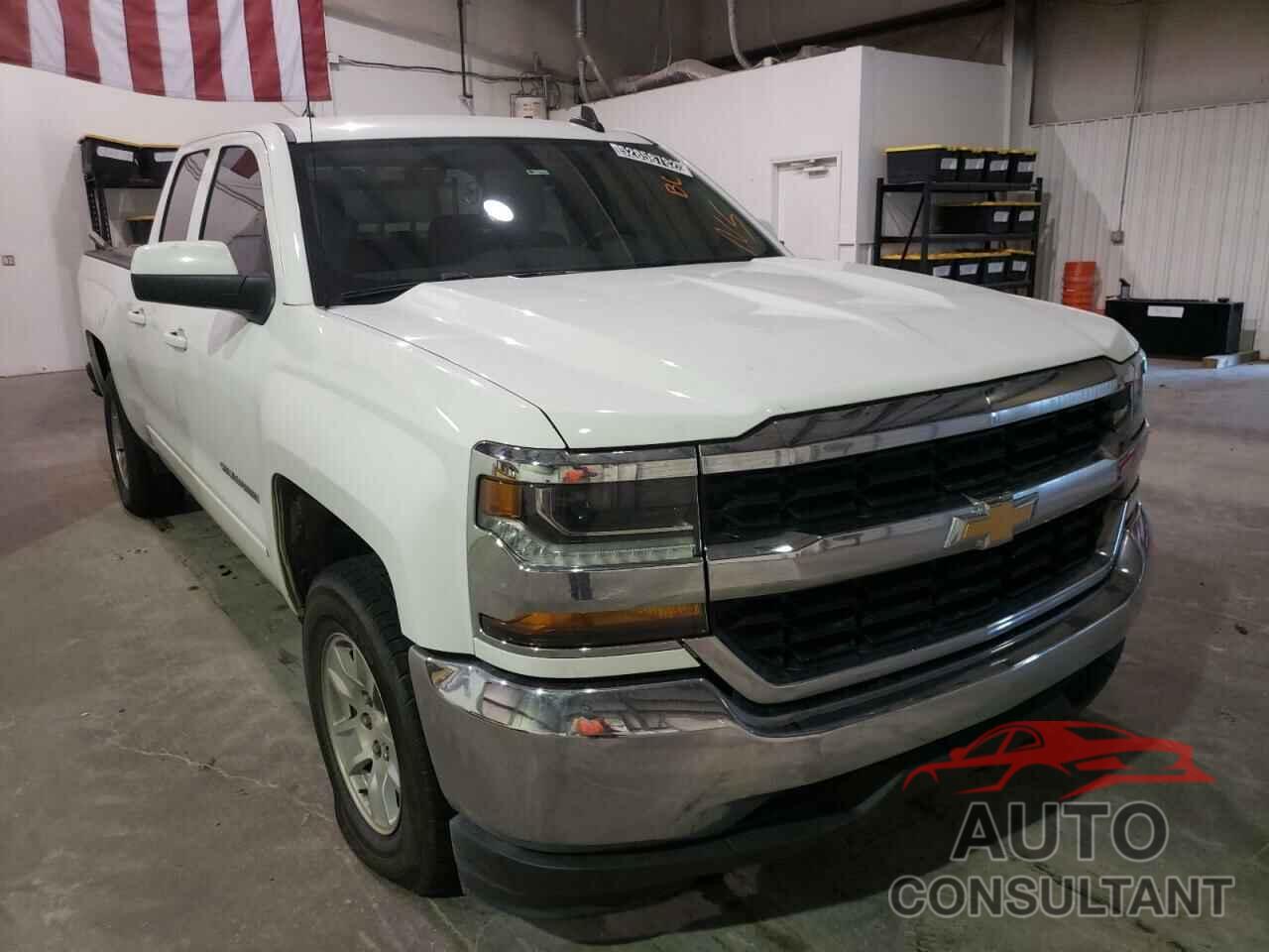 CHEVROLET SILVERADO 2018 - 1GCRCREH1JZ152125