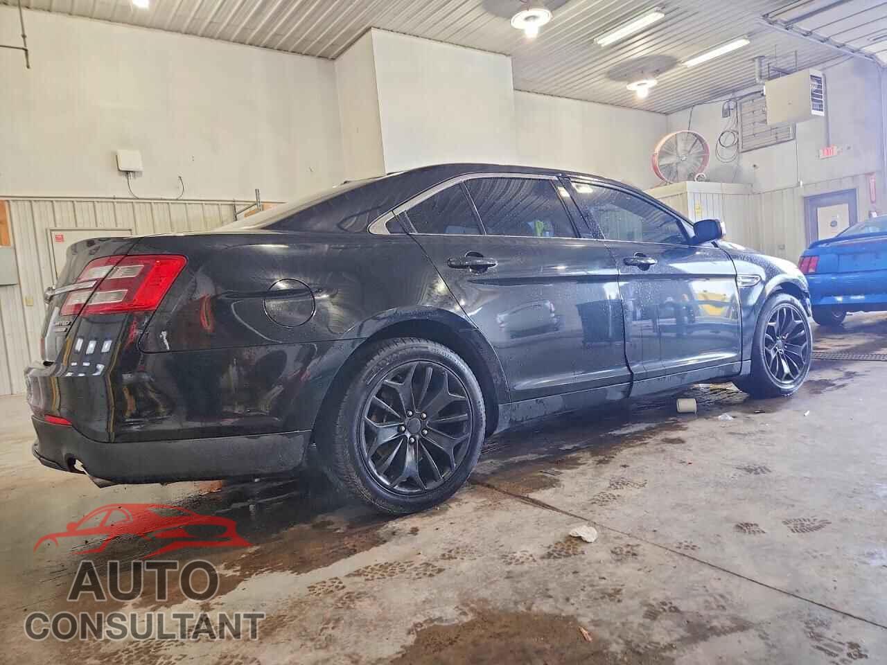 FORD TAURUS 2017 - 1FAHP2F84HG113207