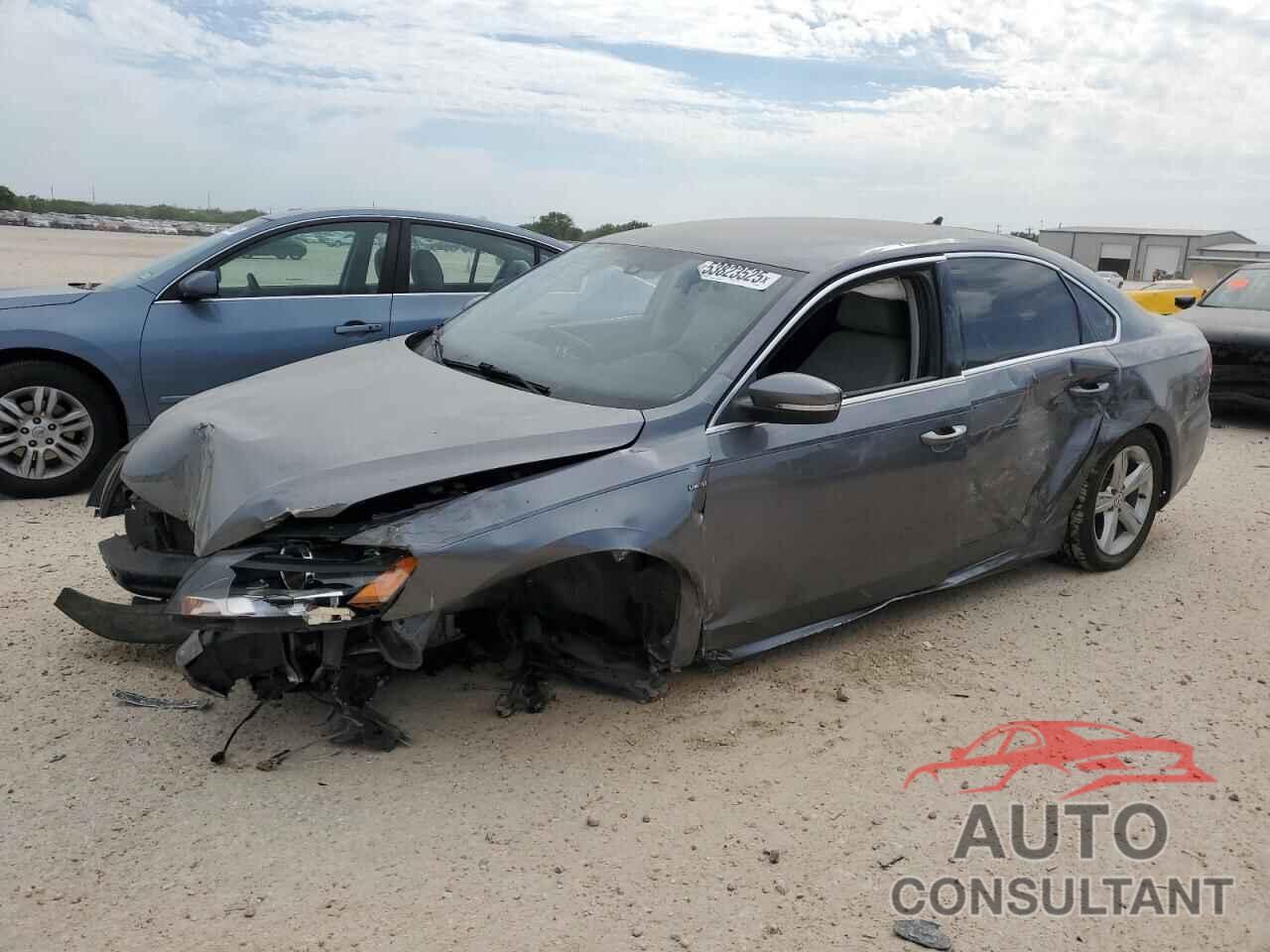 VOLKSWAGEN PASSAT 2015 - 1VWAT7A33FC200016