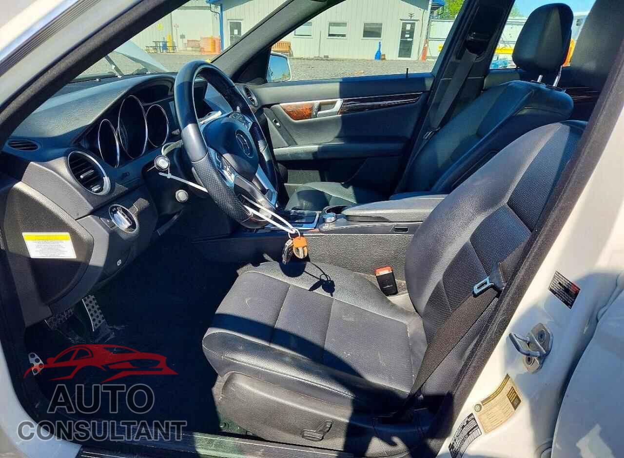 MERCEDES-BENZ C-CLASS 2013 - WDDGF8AB2DG081839