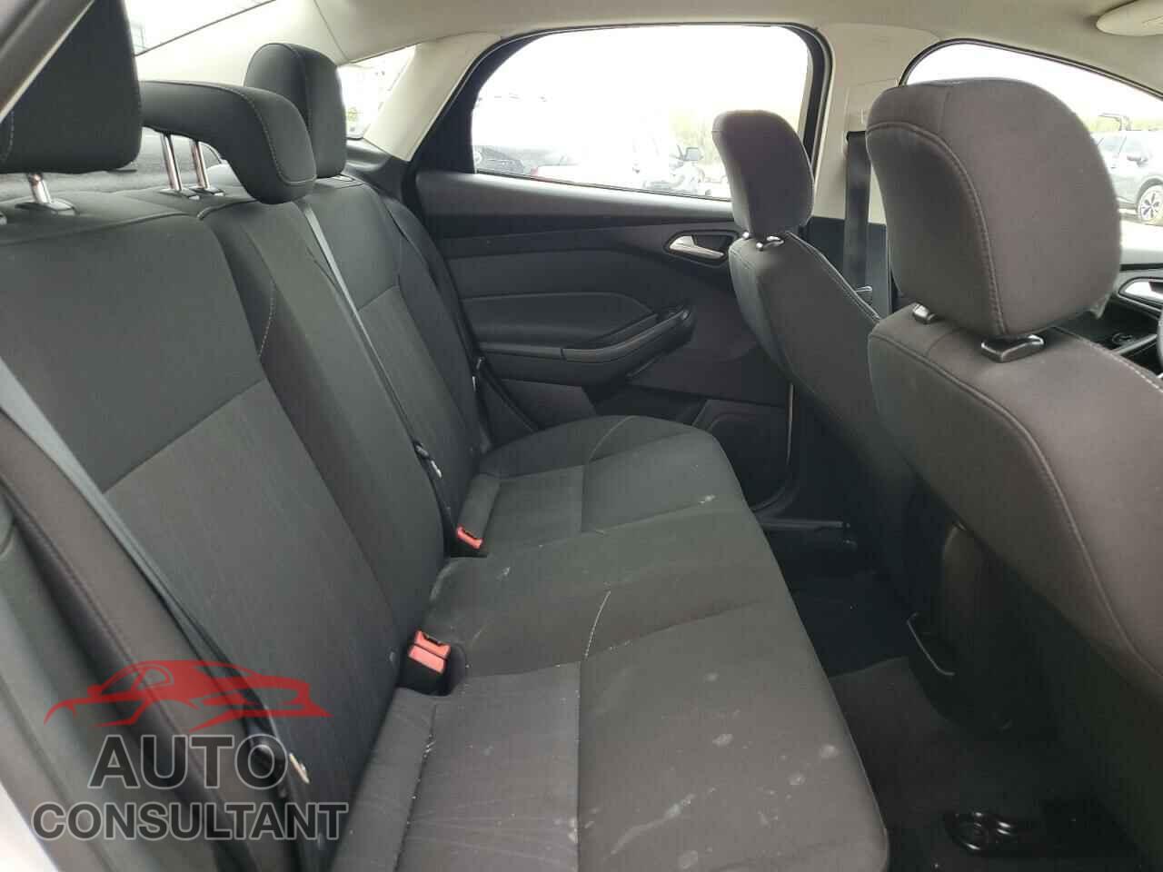 FORD FOCUS 2017 - 1FADP3F29HL259240