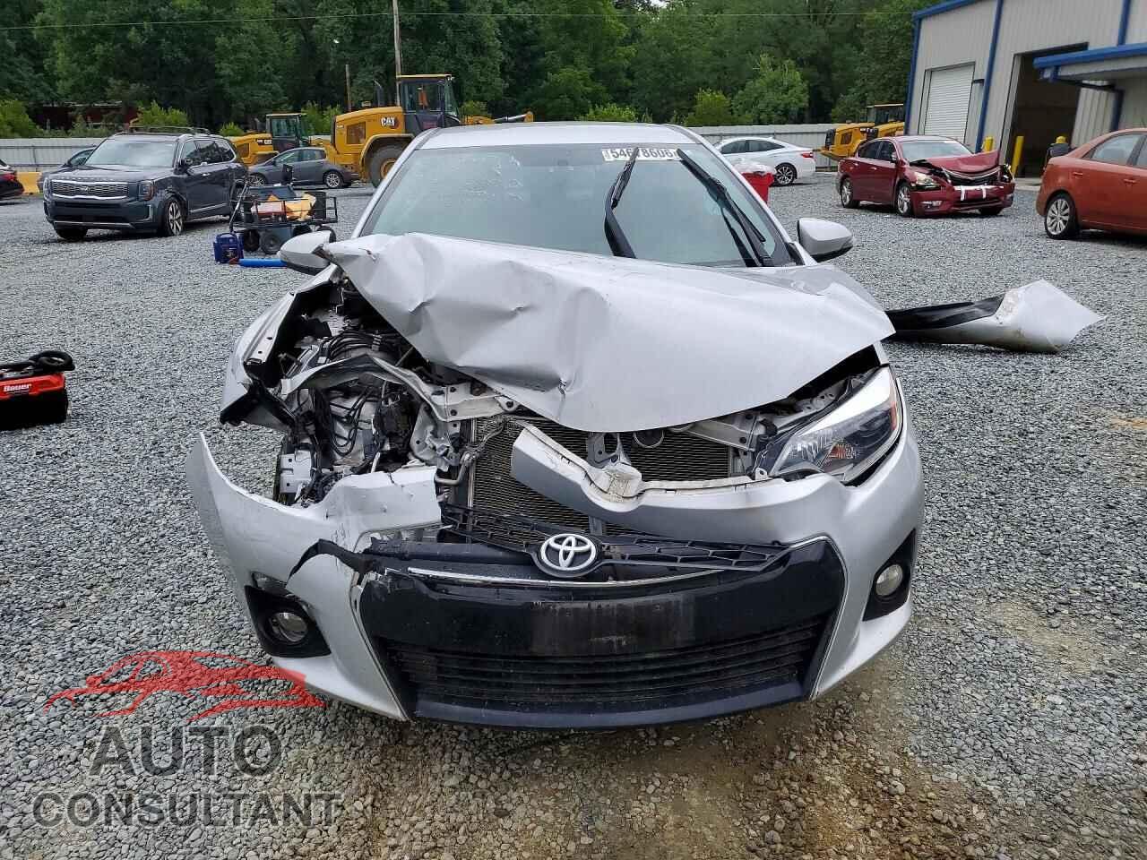 TOYOTA COROLLA 2015 - 2T1BURHE2FC304284