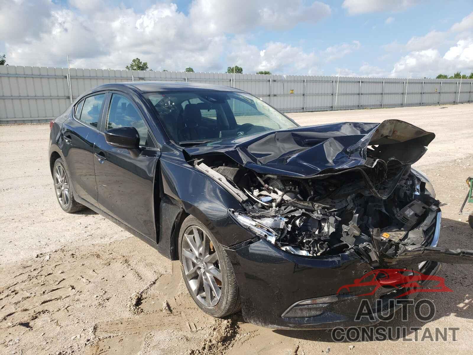 MAZDA 3 2018 - 3MZBN1V31JM208709