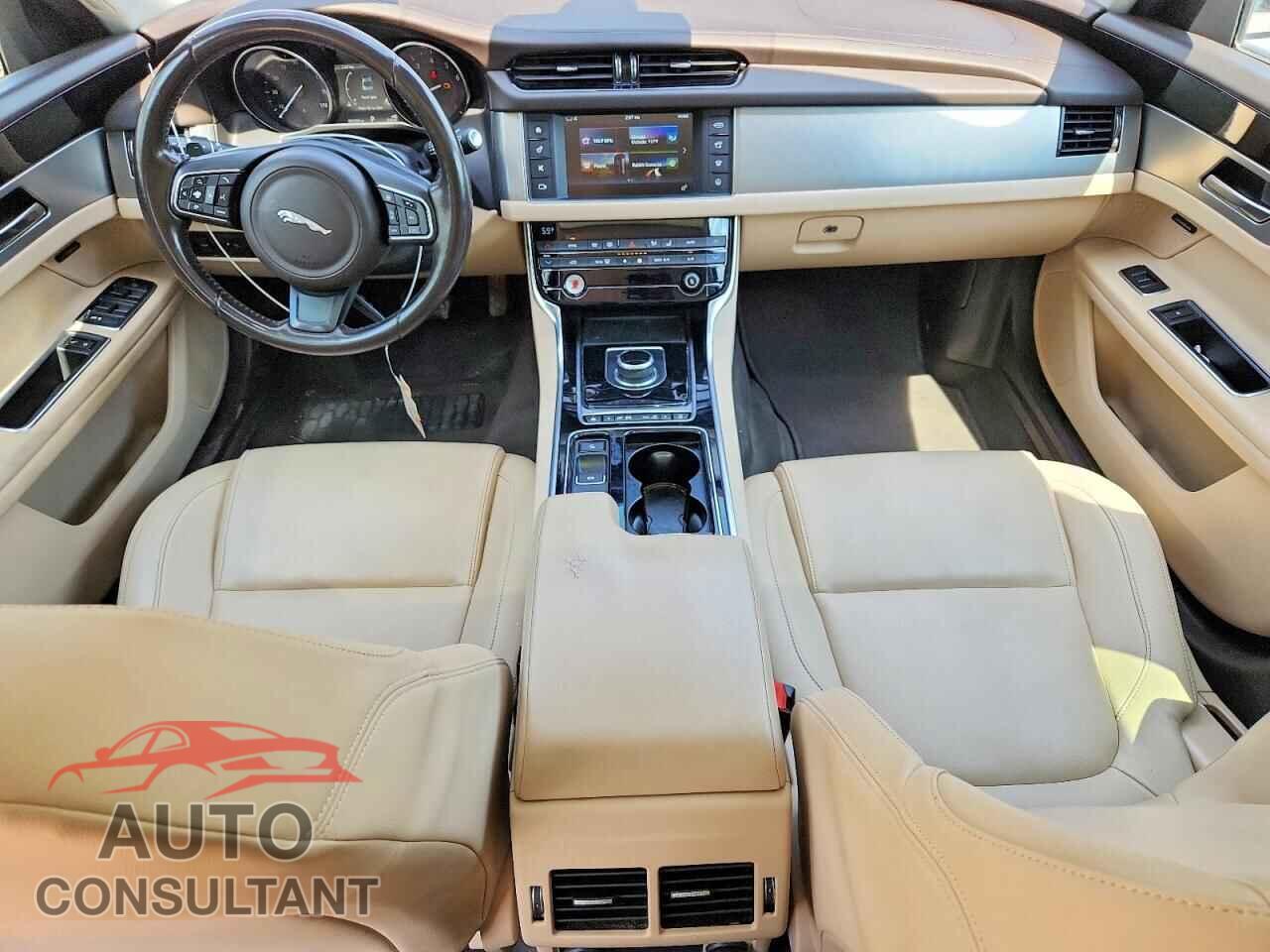JAGUAR XF 2017 - SAJBS4BV5HCY29077
