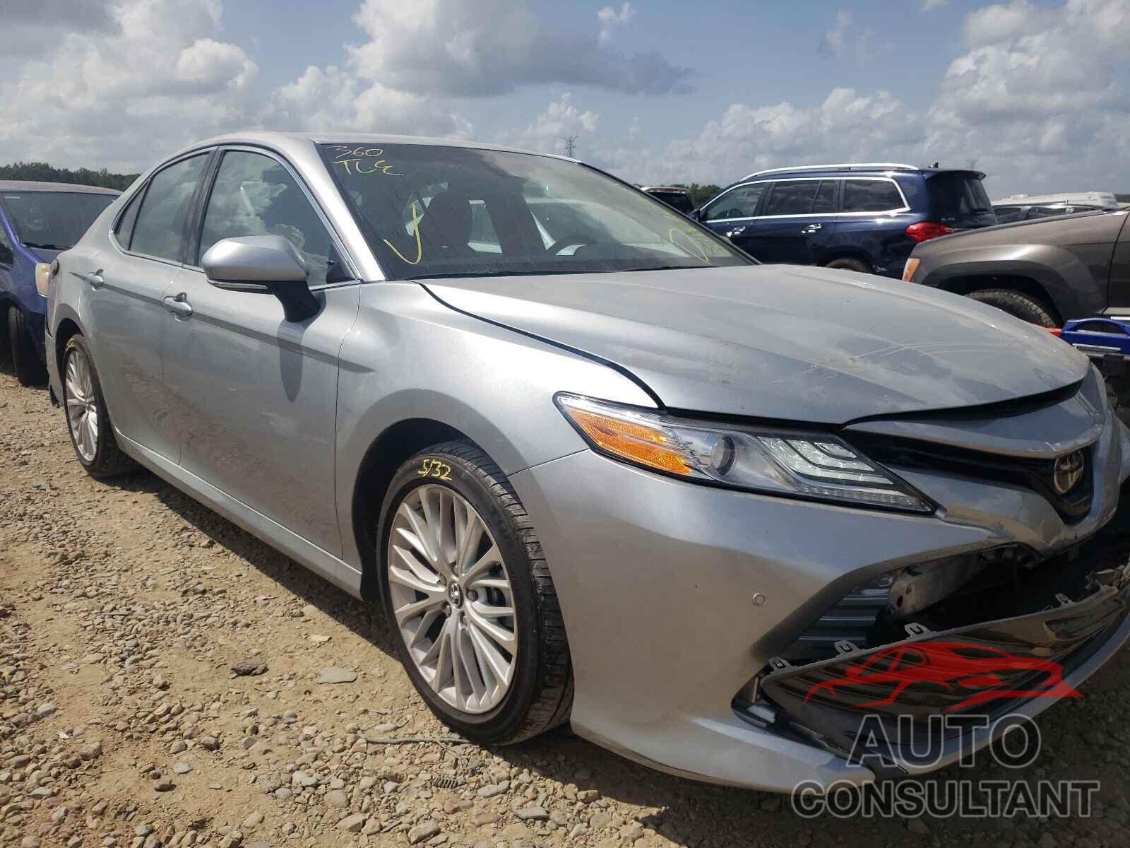TOYOTA CAMRY 2018 - 4T1B11HK2JU060286