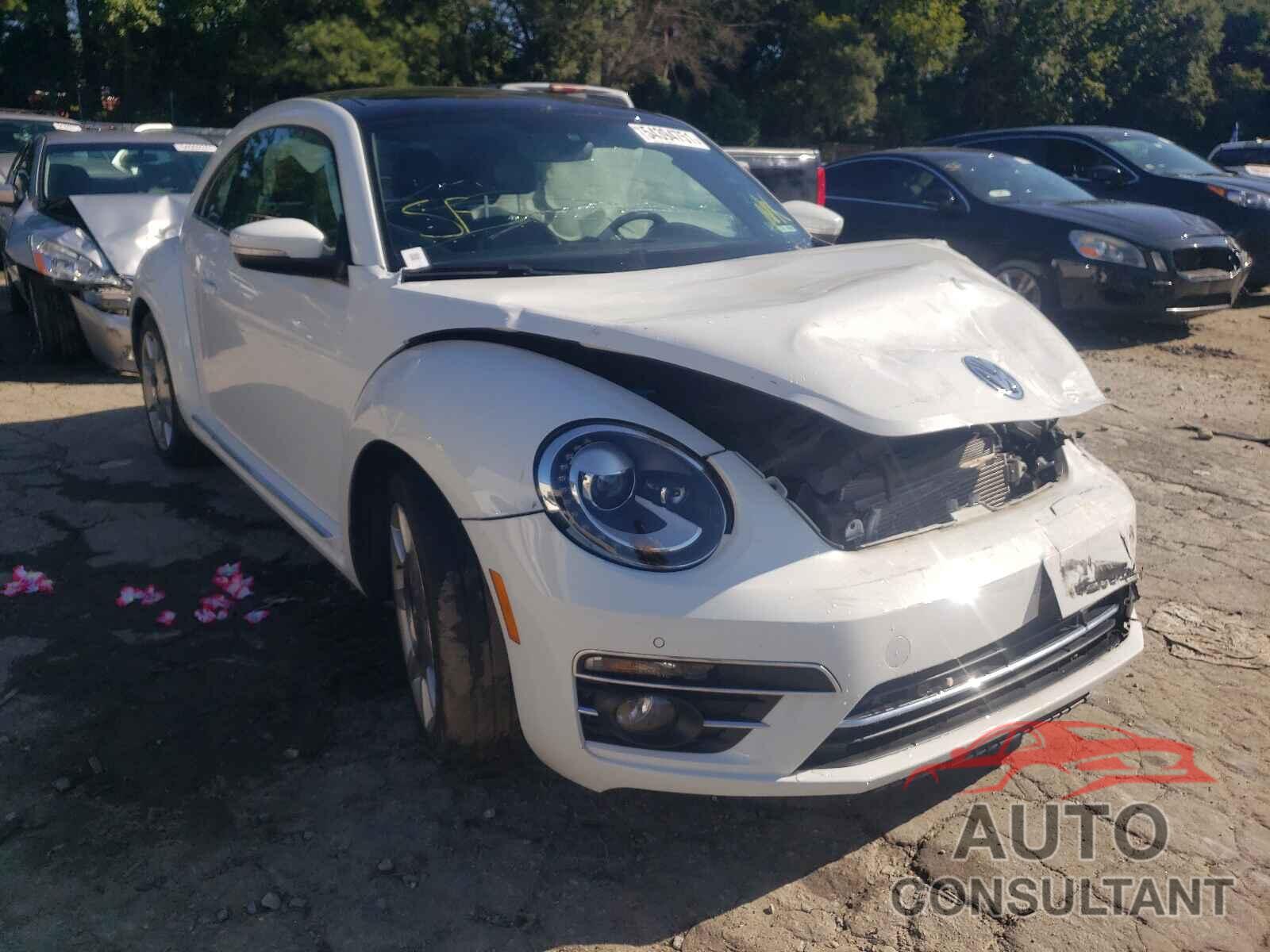 VOLKSWAGEN BEETLE 2018 - 3VWJD7AT0JM714748