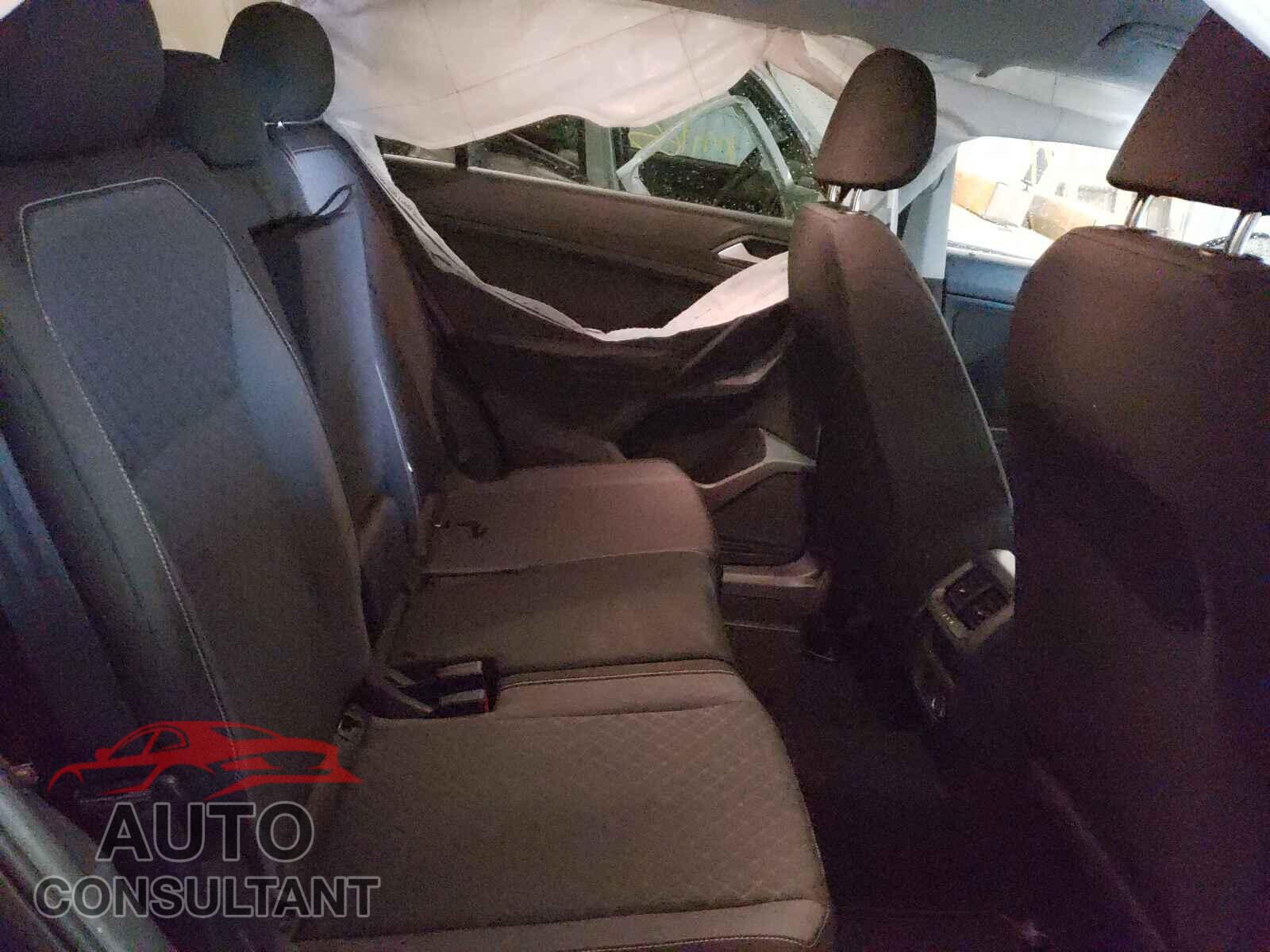 VOLKSWAGEN TIGUAN 2021 - 3VV0B7AX6MM138564