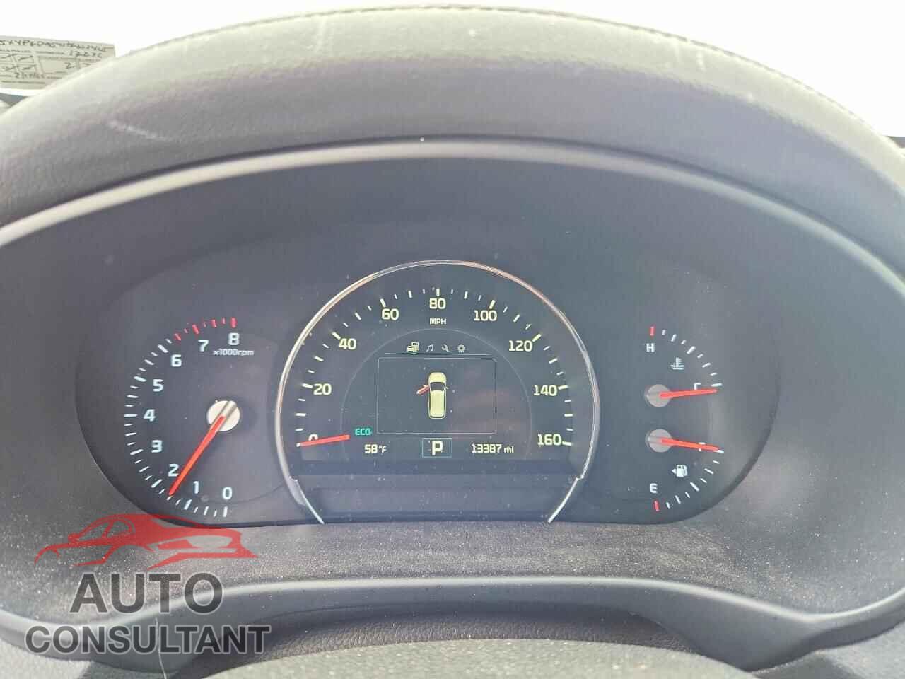 KIA SORENTO 2017 - 5XYPGDA54HG302425