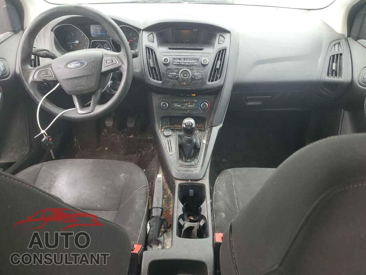 FORD FOCUS 2017 - 1FADP3E28HL270909