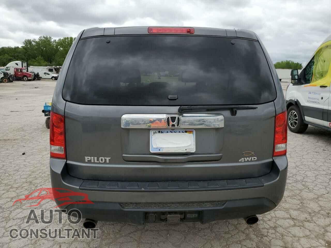 HONDA PILOT 2013 - 5FNYF4H48DB046487