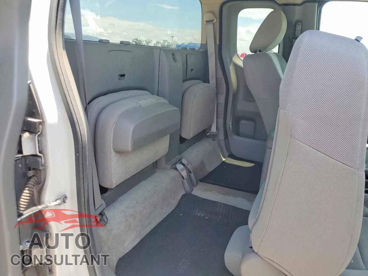 NISSAN FRONTIER 2015 - 1N6BD0CT1FN764242