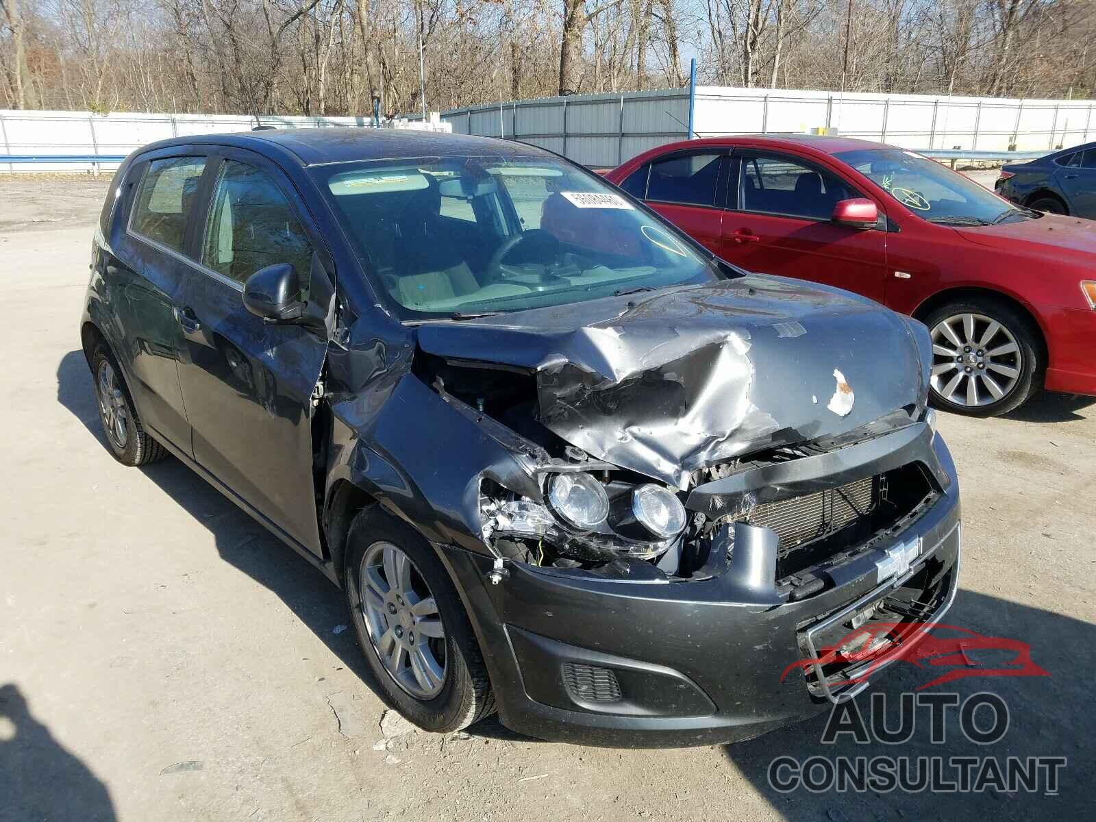 CHEVROLET SONIC 2016 - 1G1JC6SH8G4126006