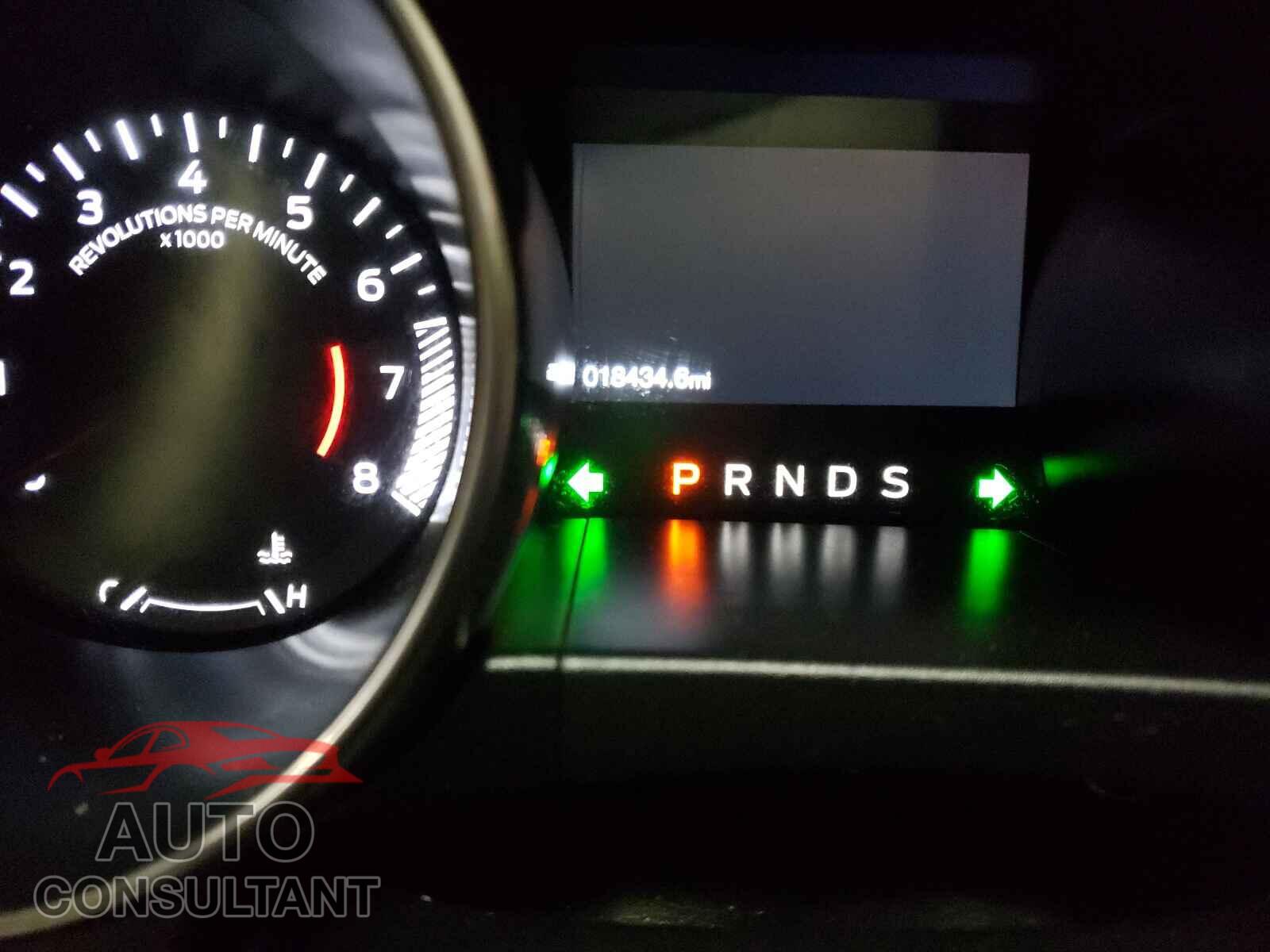 FORD MUSTANG 2018 - 1FA6P8TH4J5178302